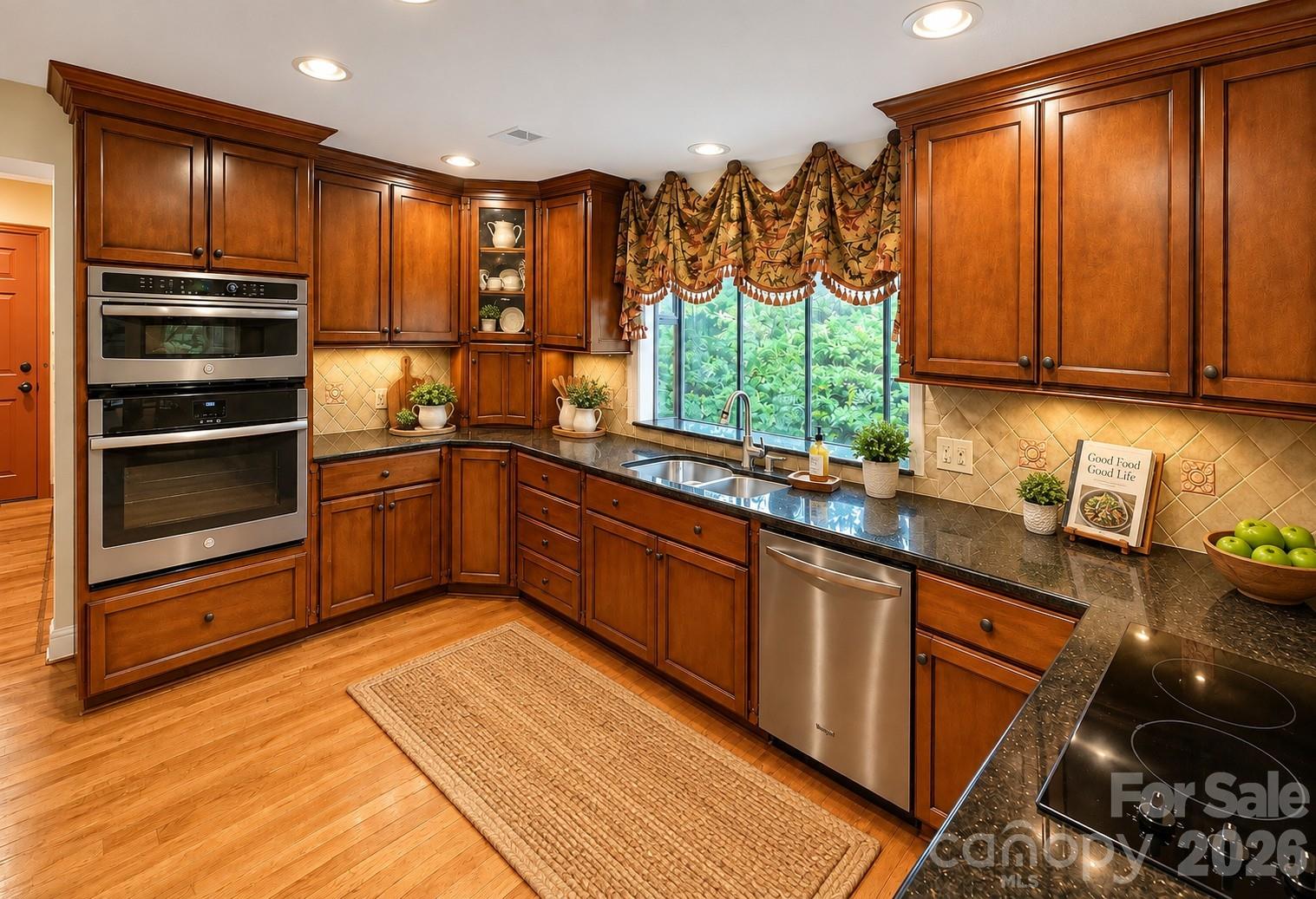 4821 Elmhurst Drive Property Photo 18