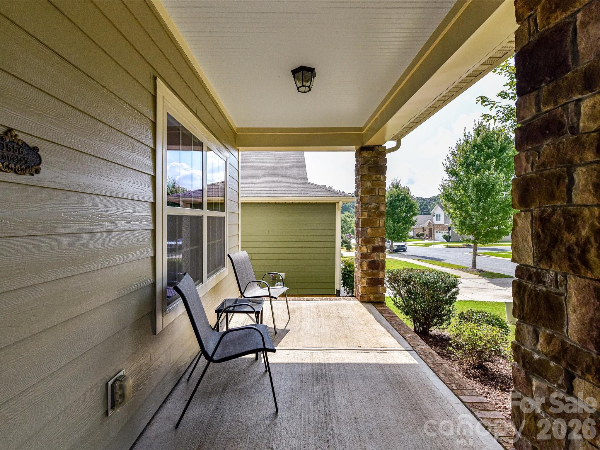 1556 Spring Blossom Trail Property Photo 3