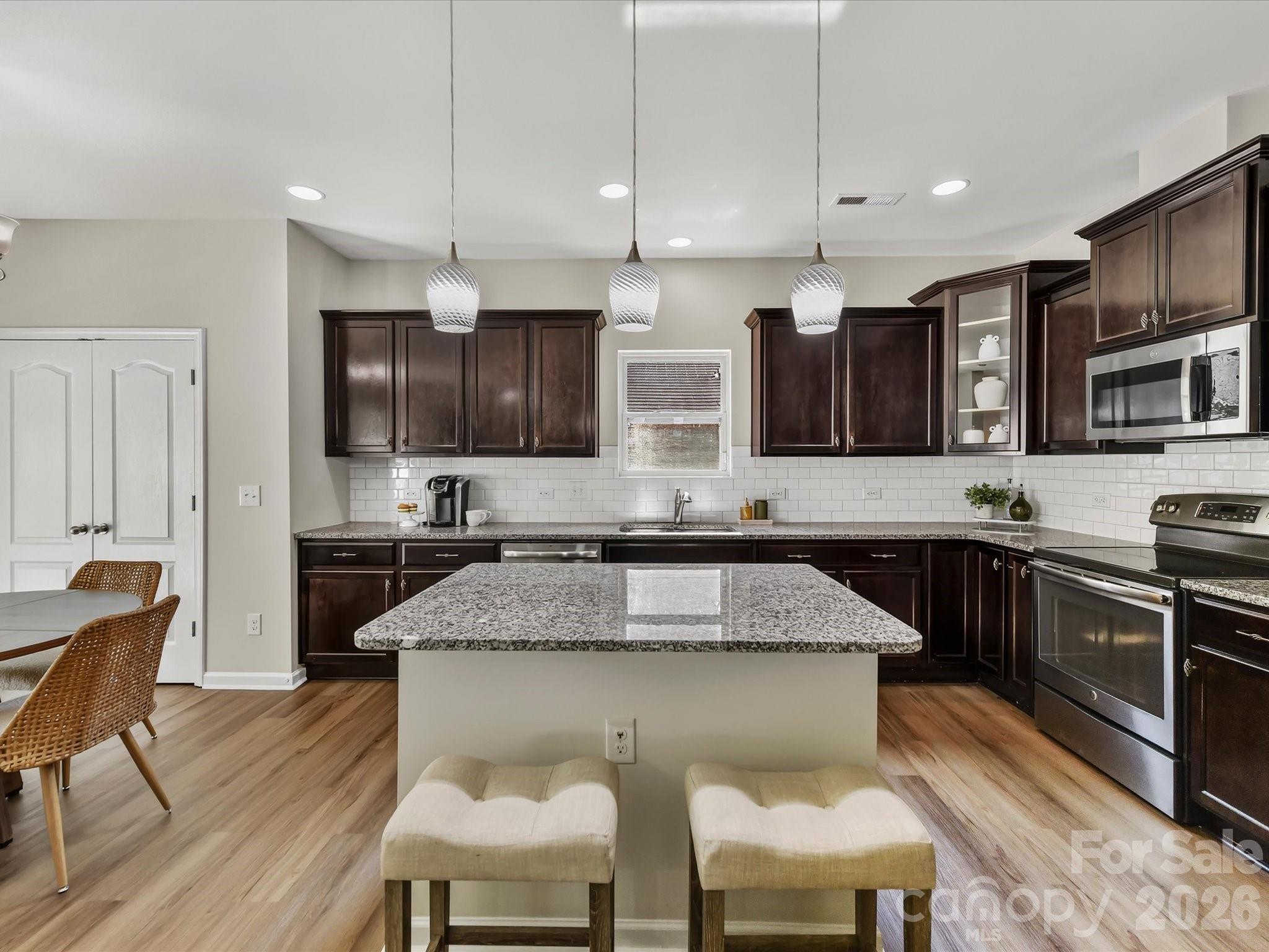 1556 Spring Blossom Trail Property Photo 8