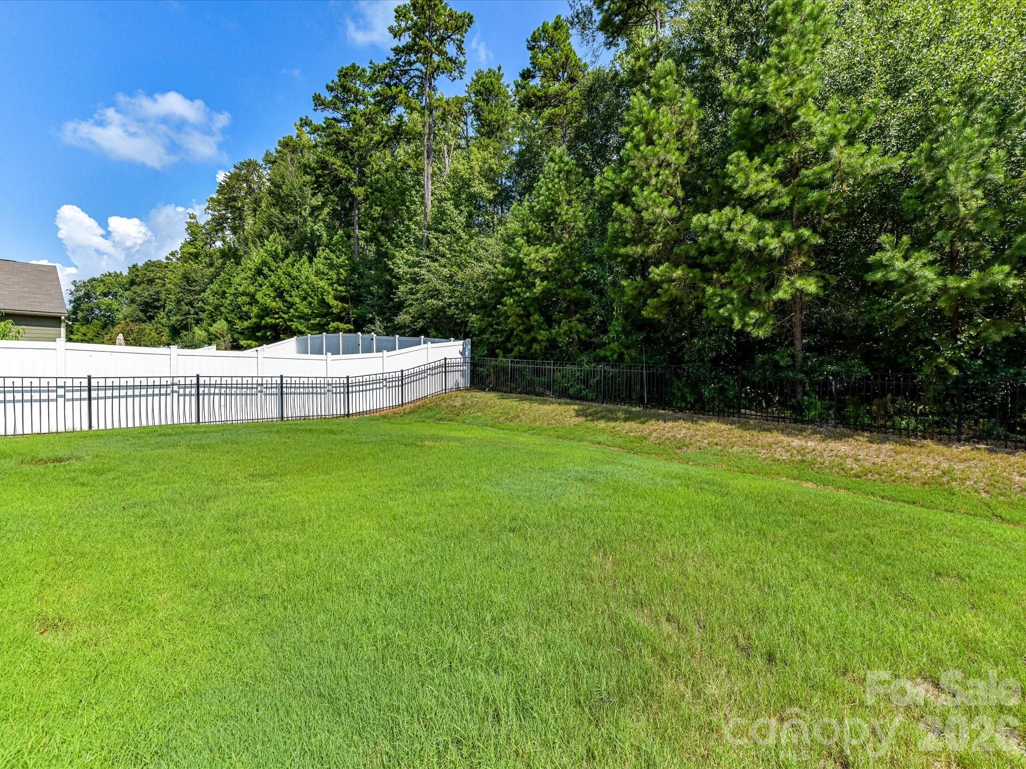 1556 Spring Blossom Trail Property Photo 35