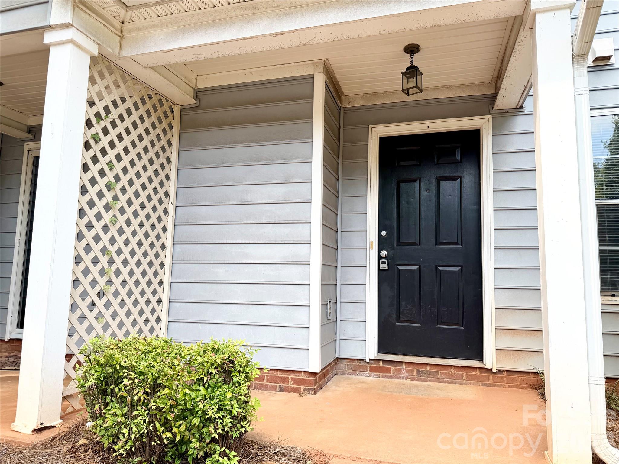 5313 Amity Springs Drive Property Photo 3