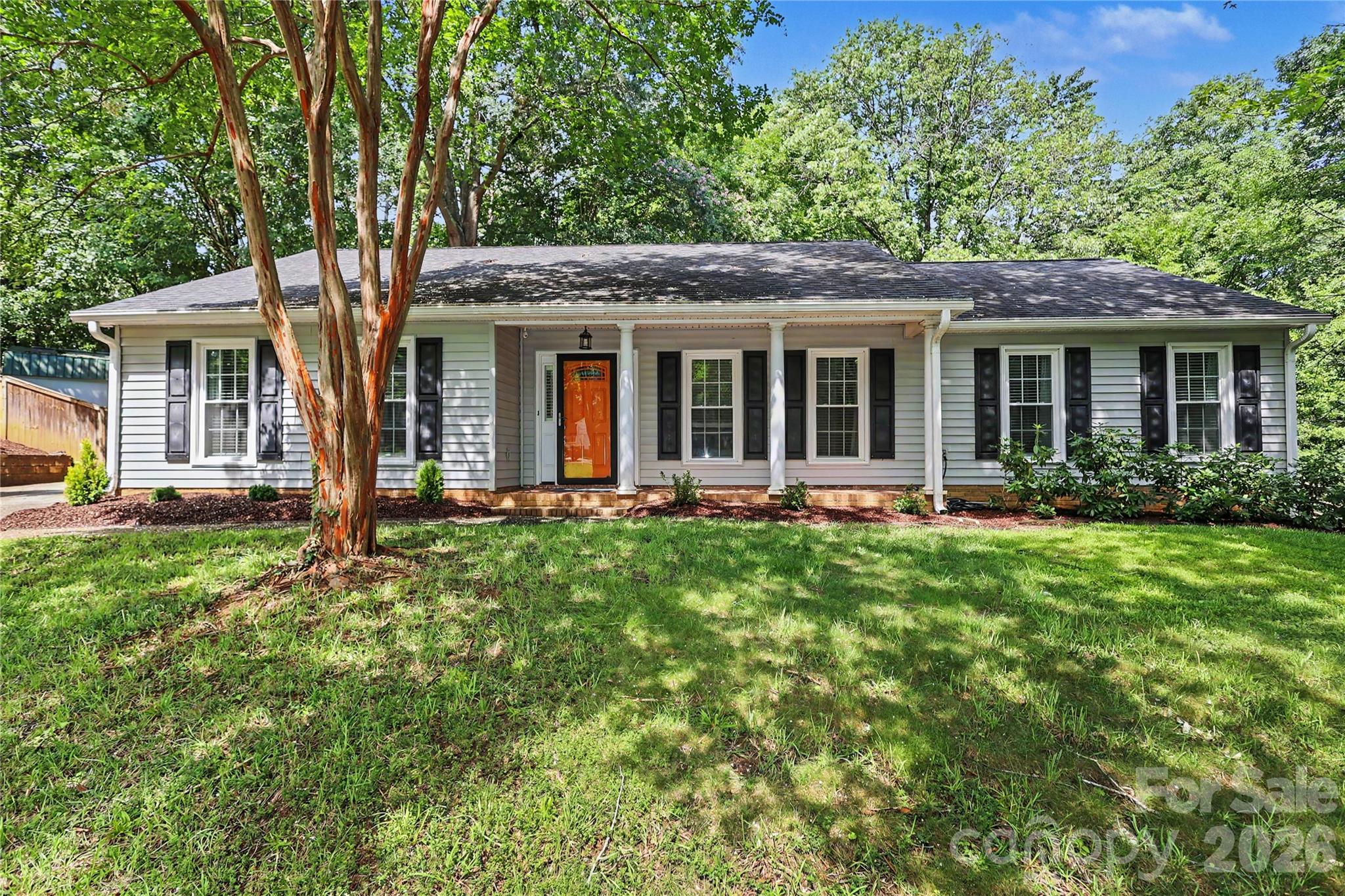 2701 Creekbed Lane Property Photo 1