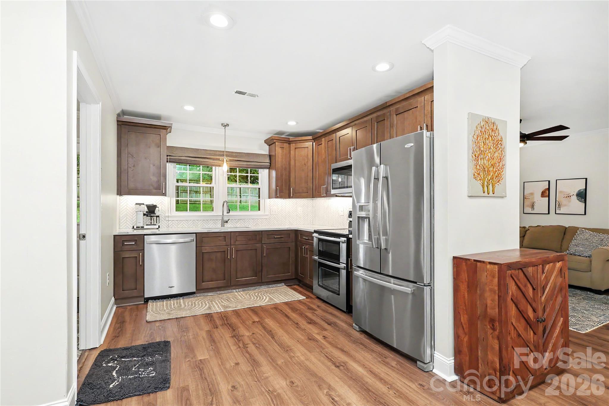 2701 Creekbed Lane Property Photo 10