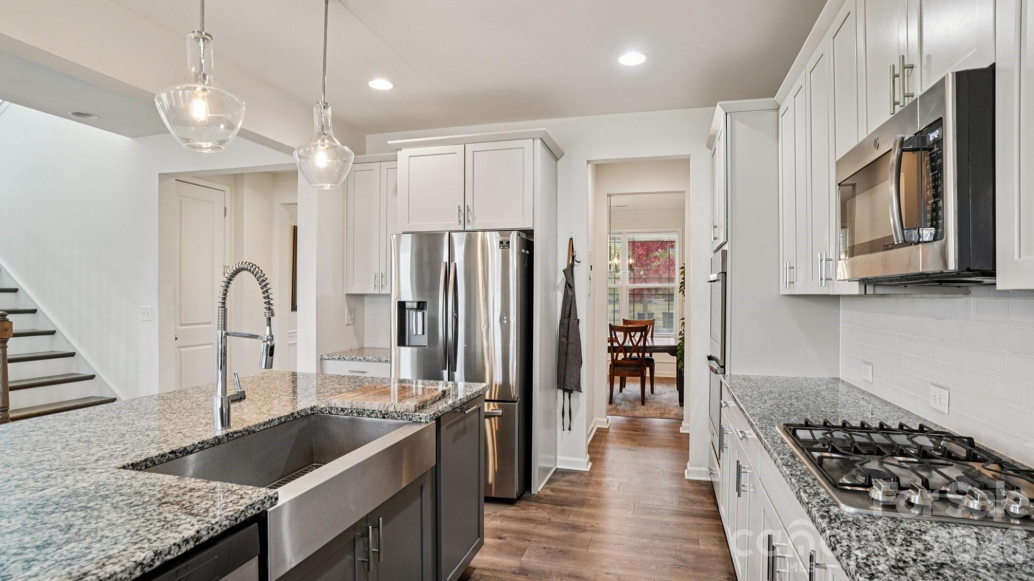 483 Hunton Forest Drive Property Photo 12