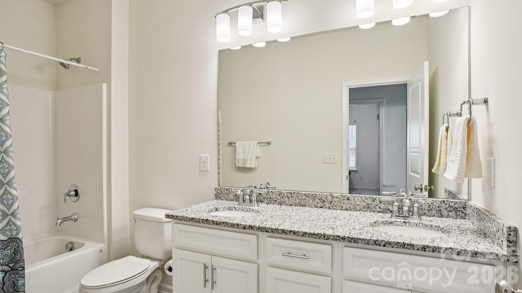 483 Hunton Forest Drive Property Photo 17