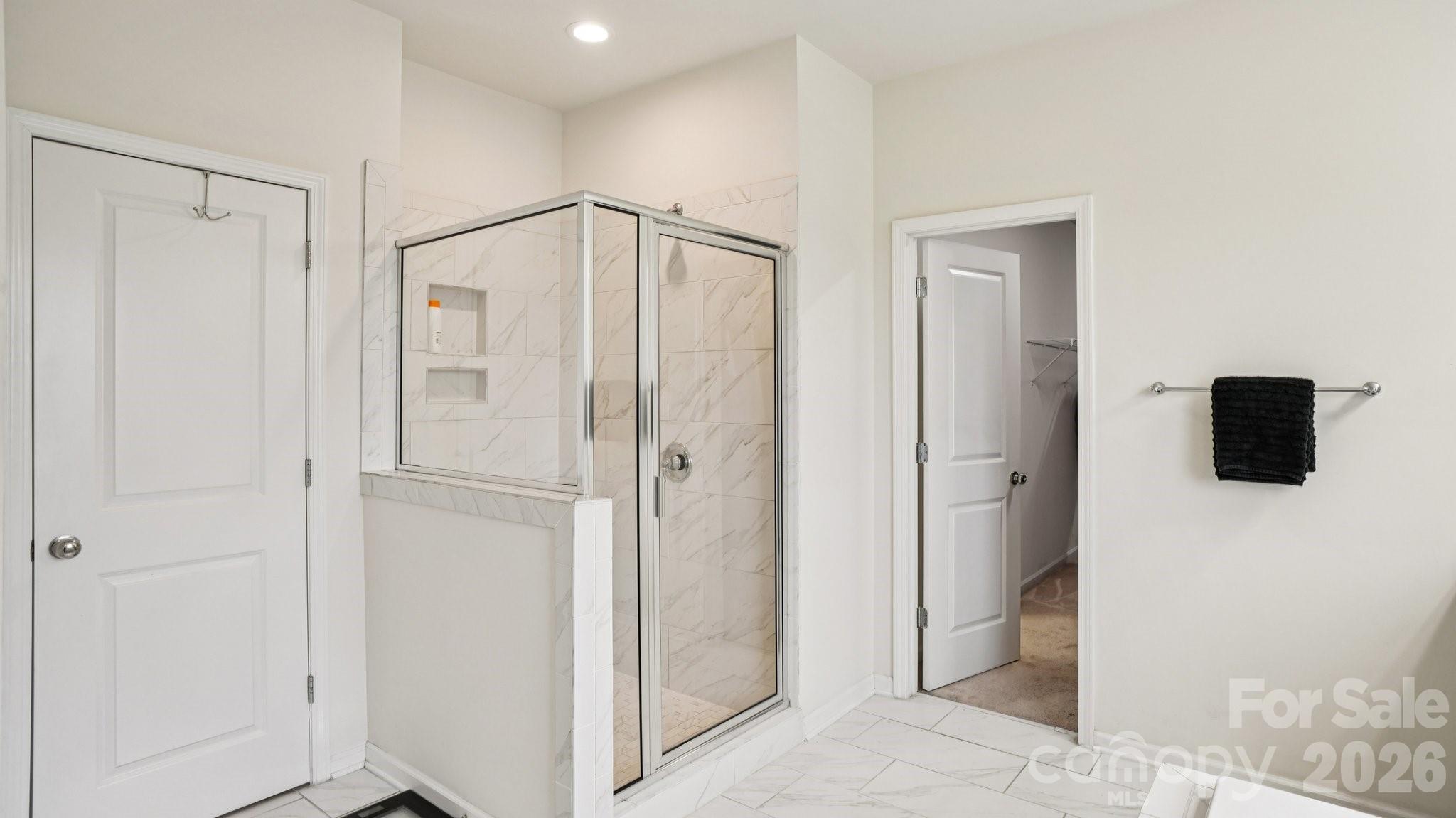 483 Hunton Forest Drive Property Photo 21