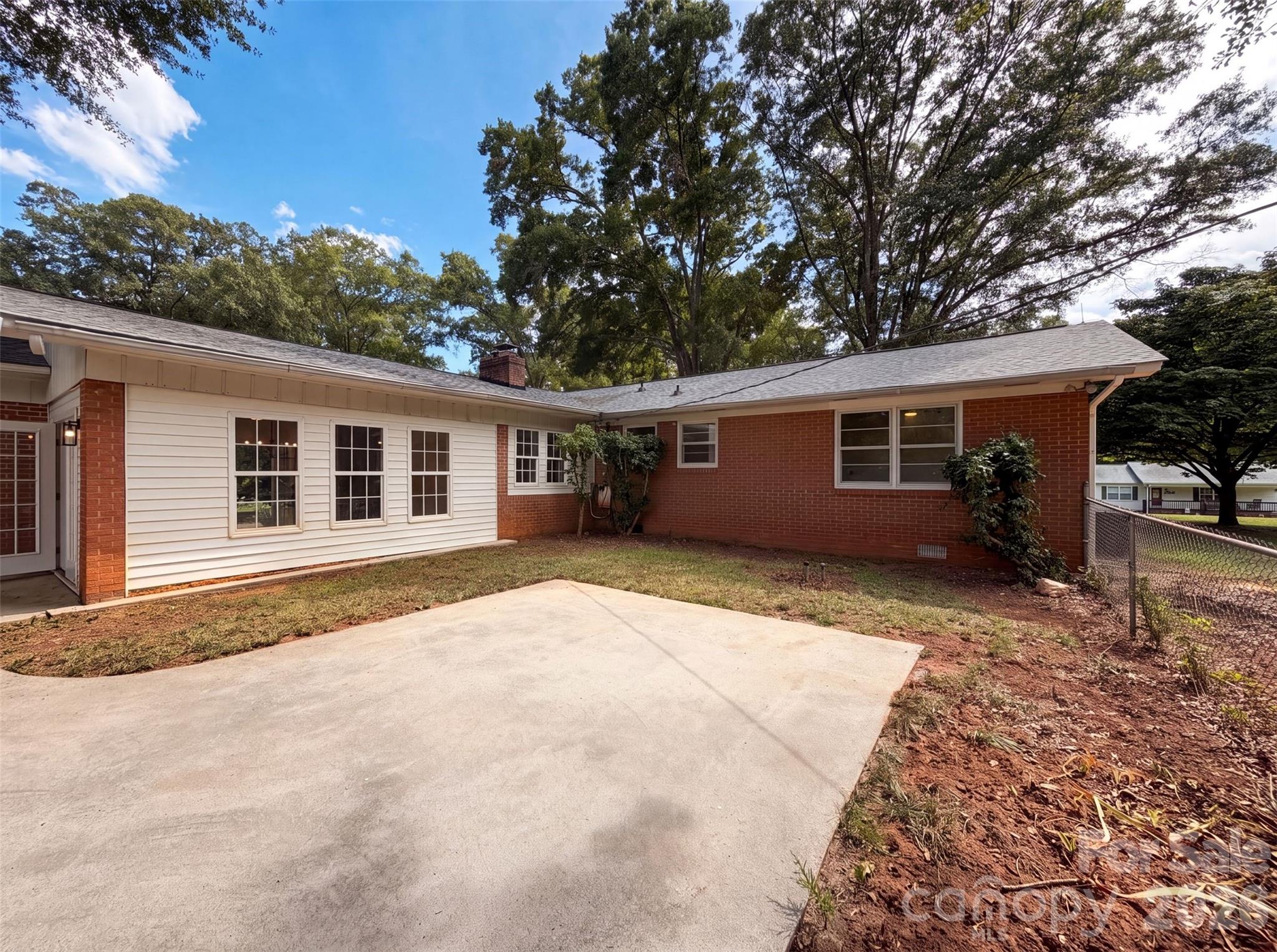 1077 Allendale Circle Property Photo 15