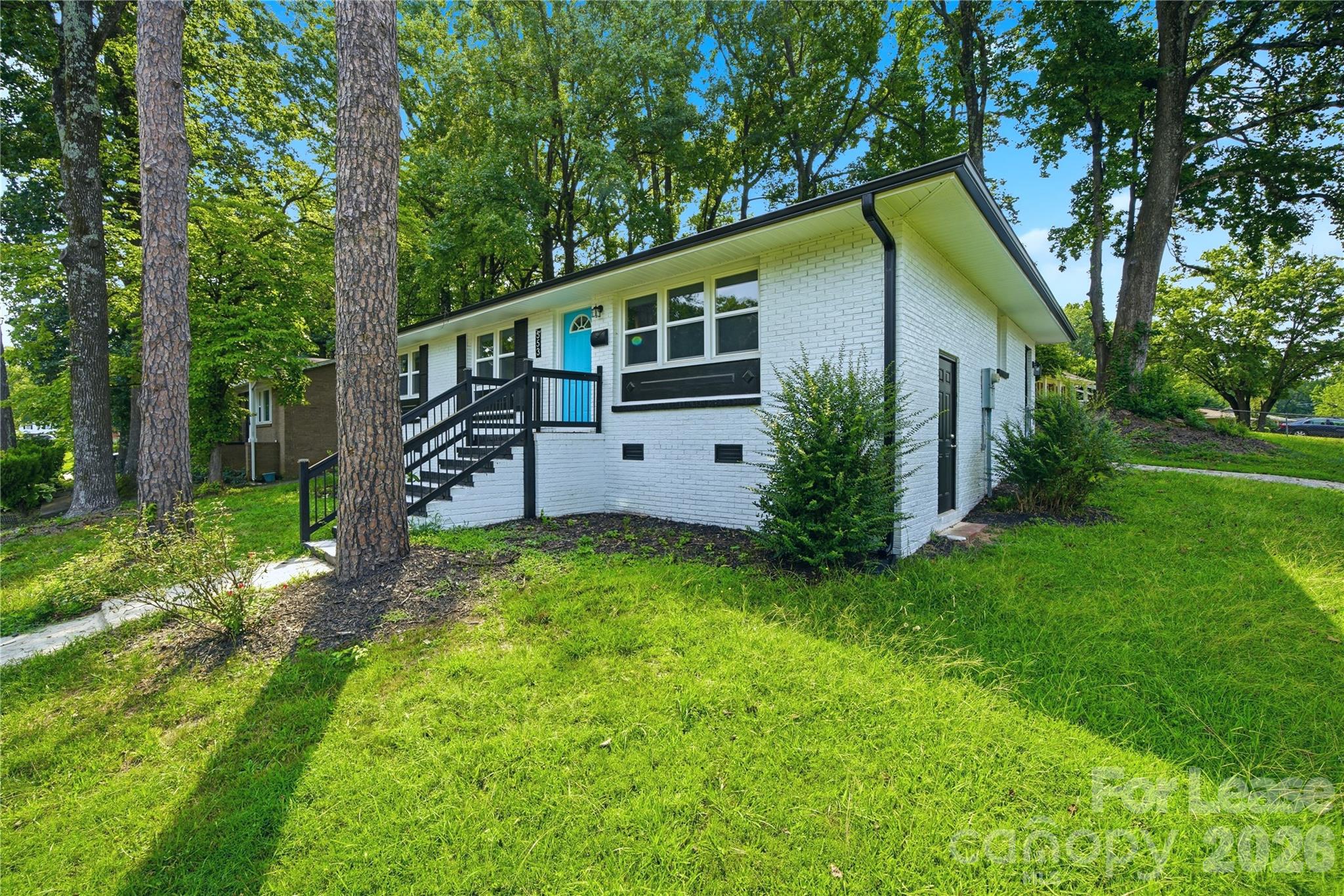 553 Derrydowne Drive Property Photo 1