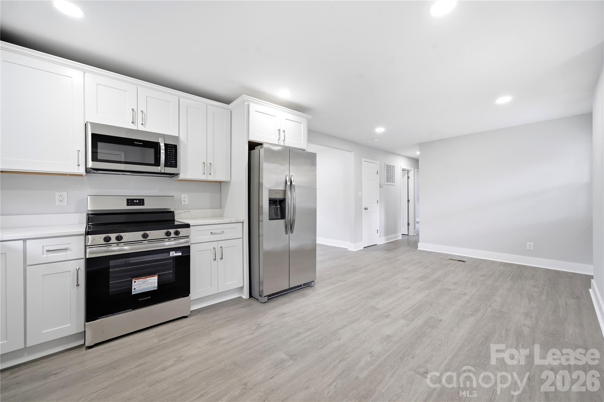 553 Derrydowne Drive Property Photo 12