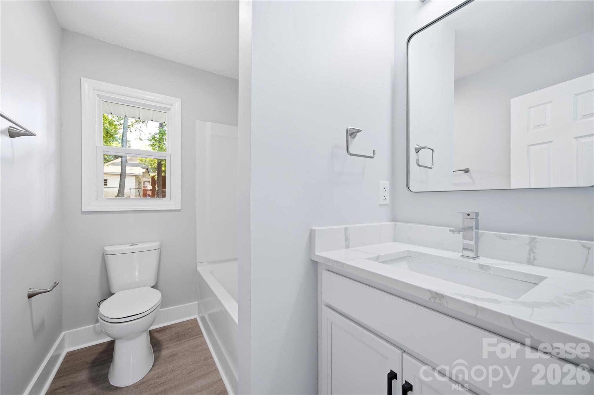 553 Derrydowne Drive Property Photo 14