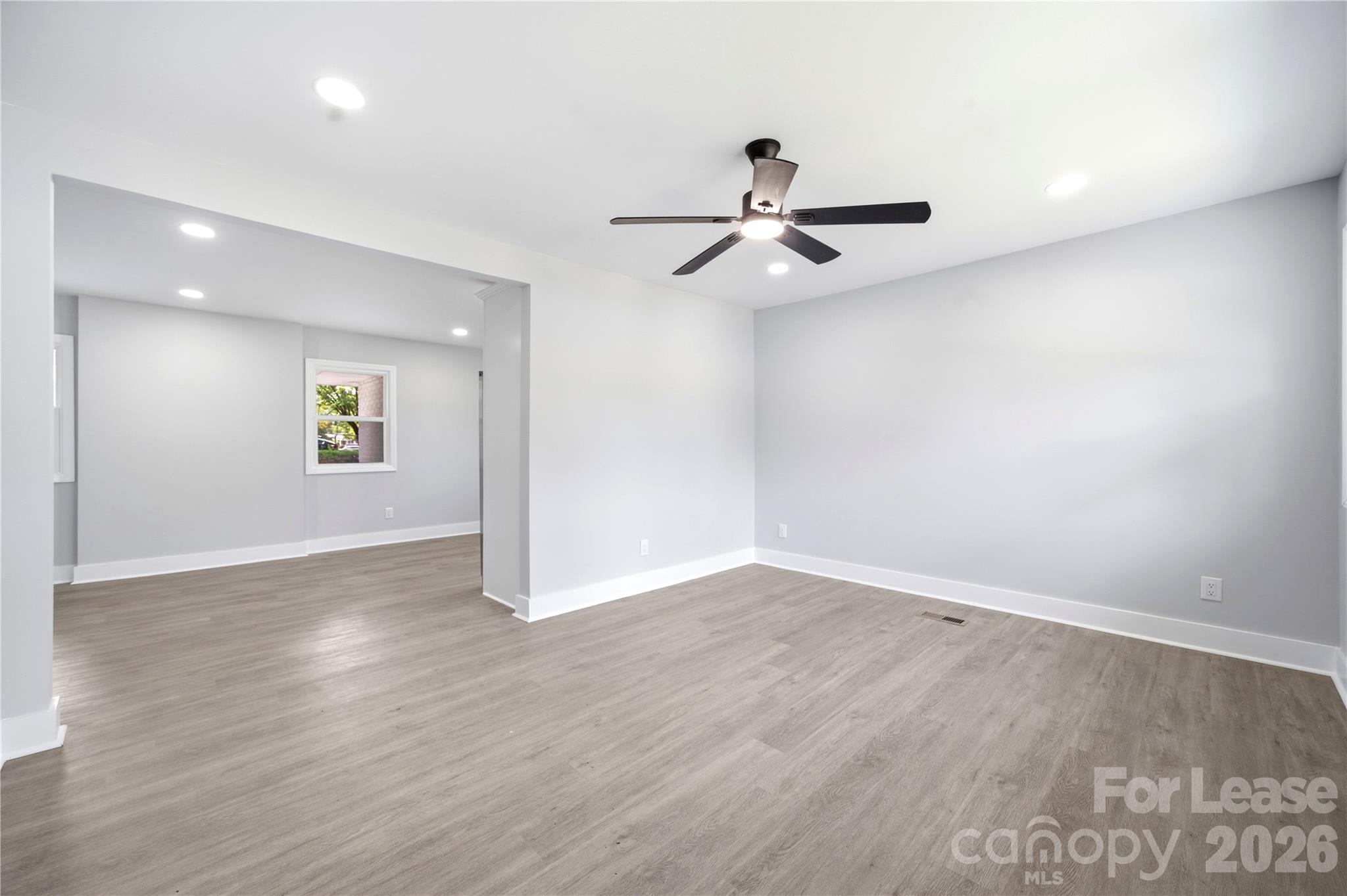 553 Derrydowne Drive Property Photo 15