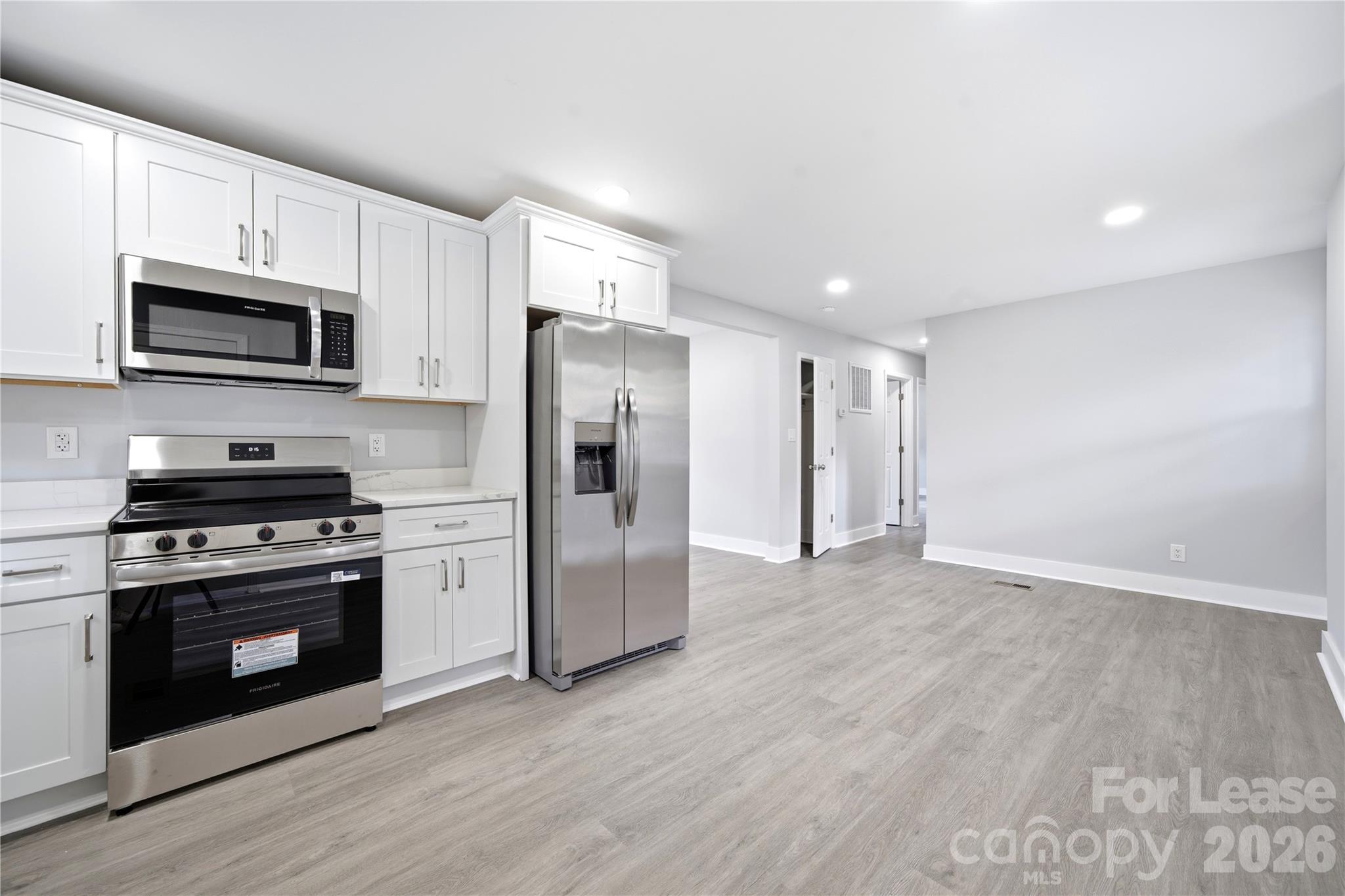 553 Derrydowne Drive Property Photo 18