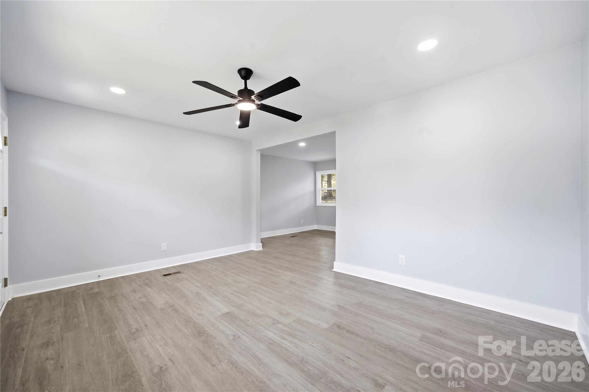 553 Derrydowne Drive Property Photo 19