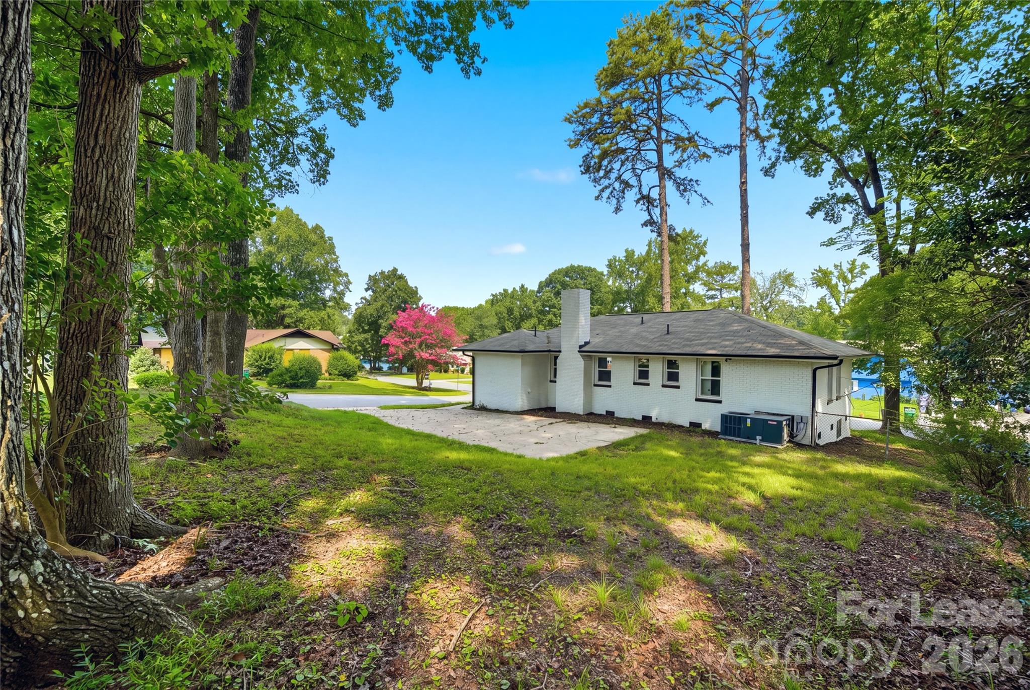 553 Derrydowne Drive Property Photo 26