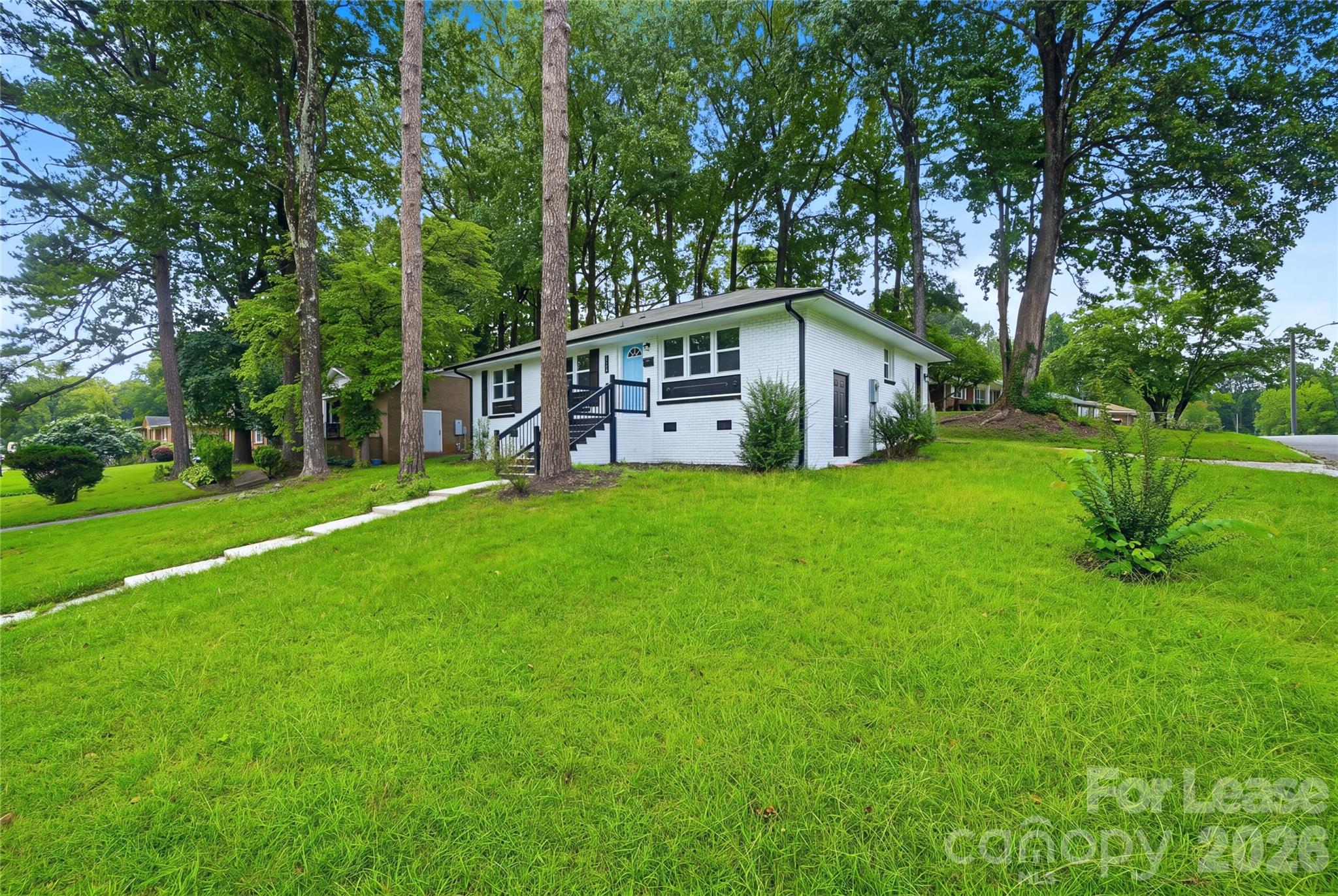553 Derrydowne Drive Property Photo 27