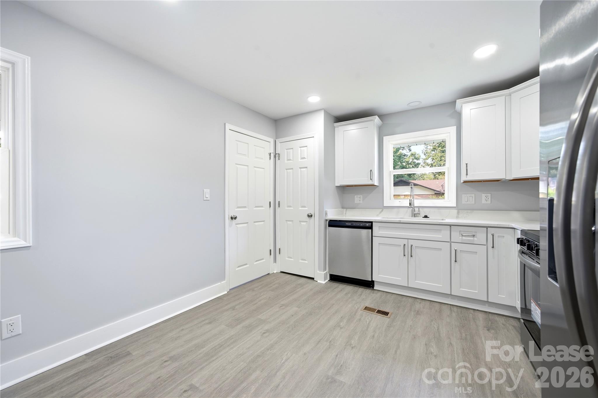 553 Derrydowne Drive Property Photo 29
