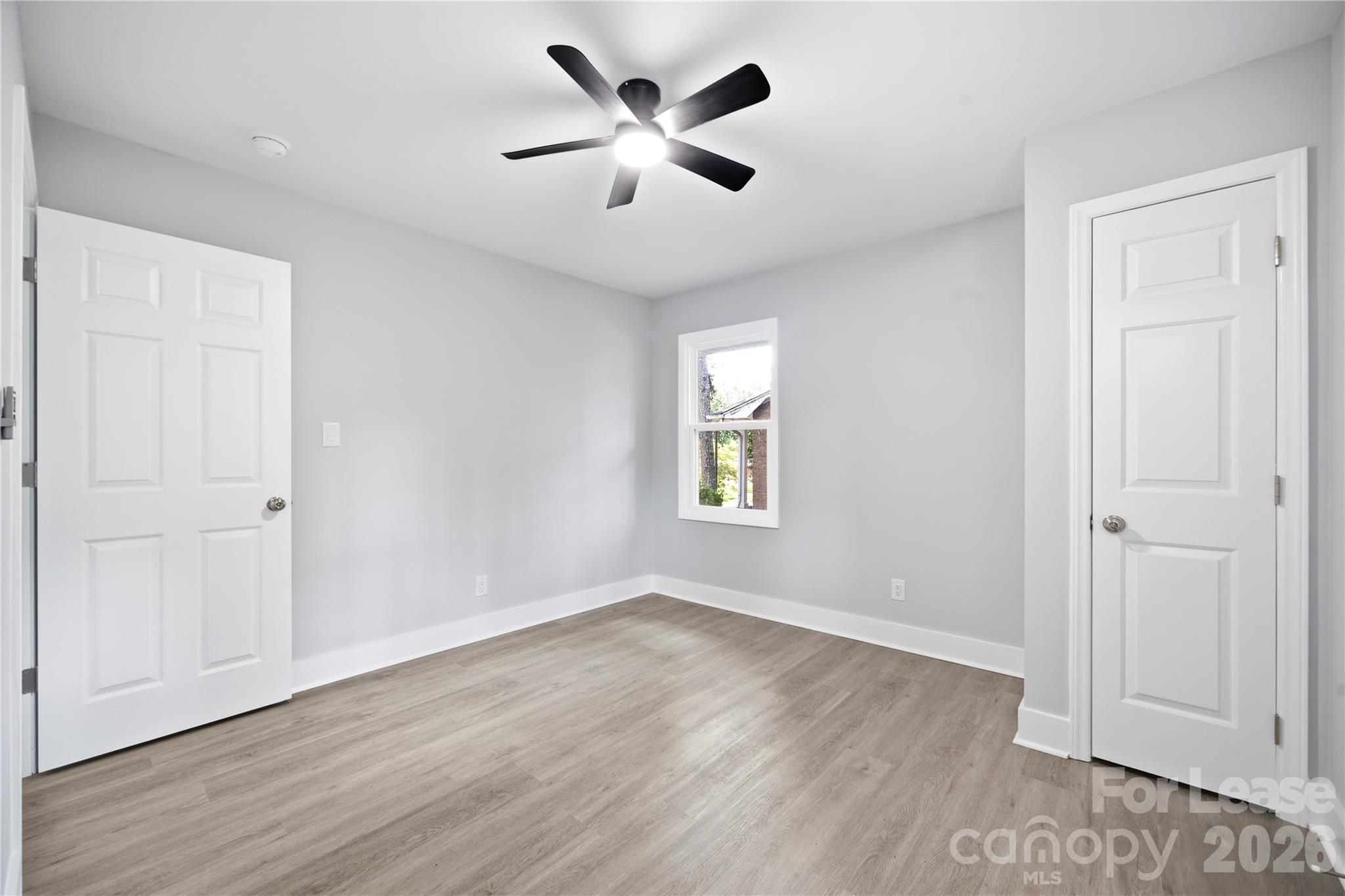 553 Derrydowne Drive Property Photo 33