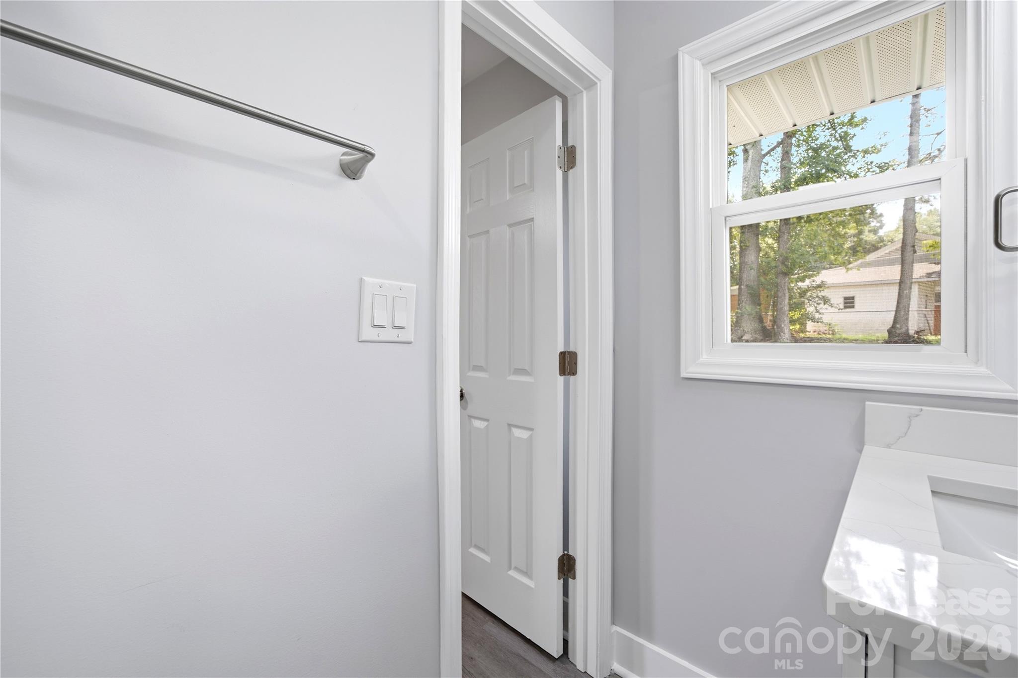 553 Derrydowne Drive Property Photo 34
