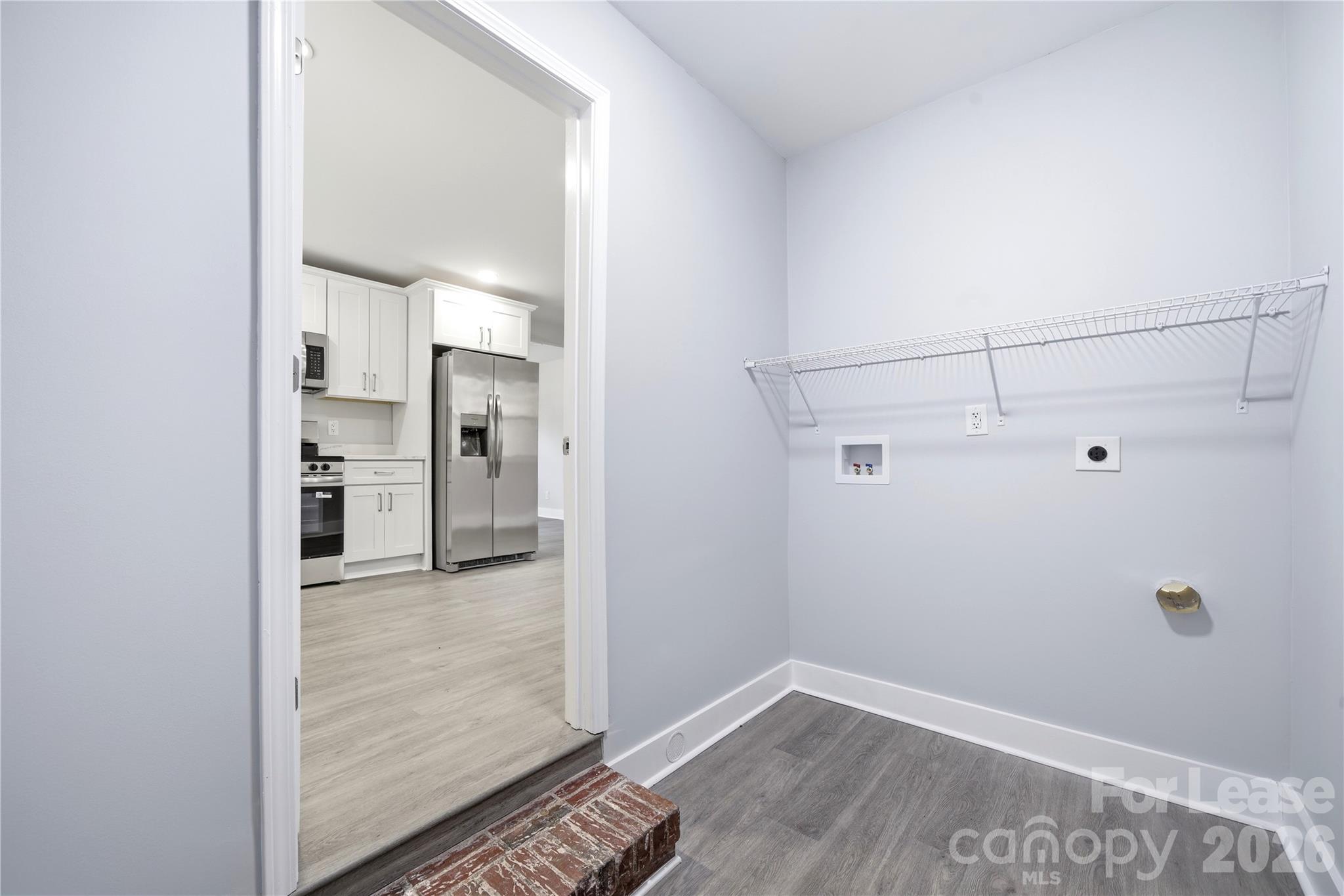 553 Derrydowne Drive Property Photo 35
