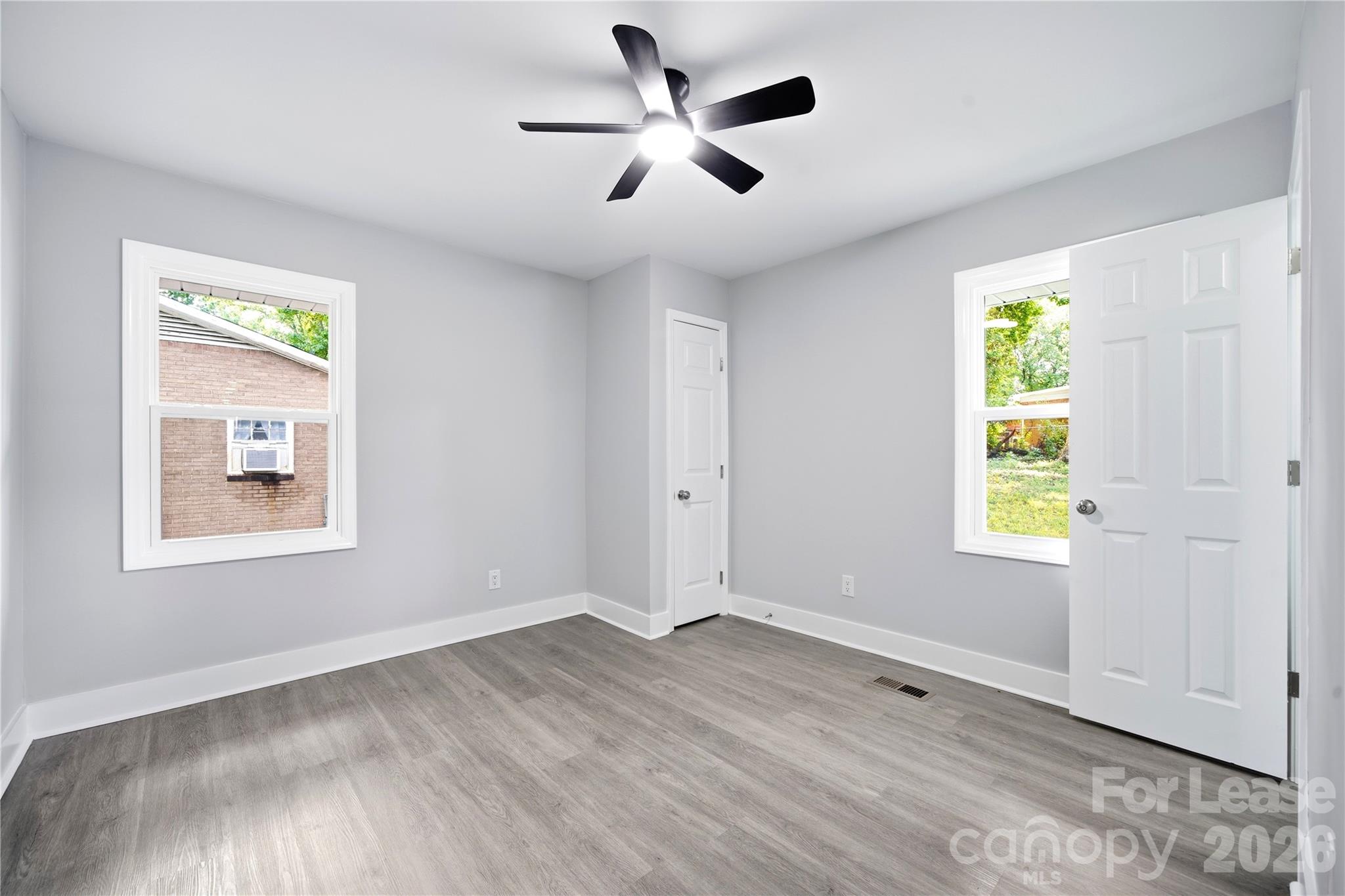 553 Derrydowne Drive Property Photo 39