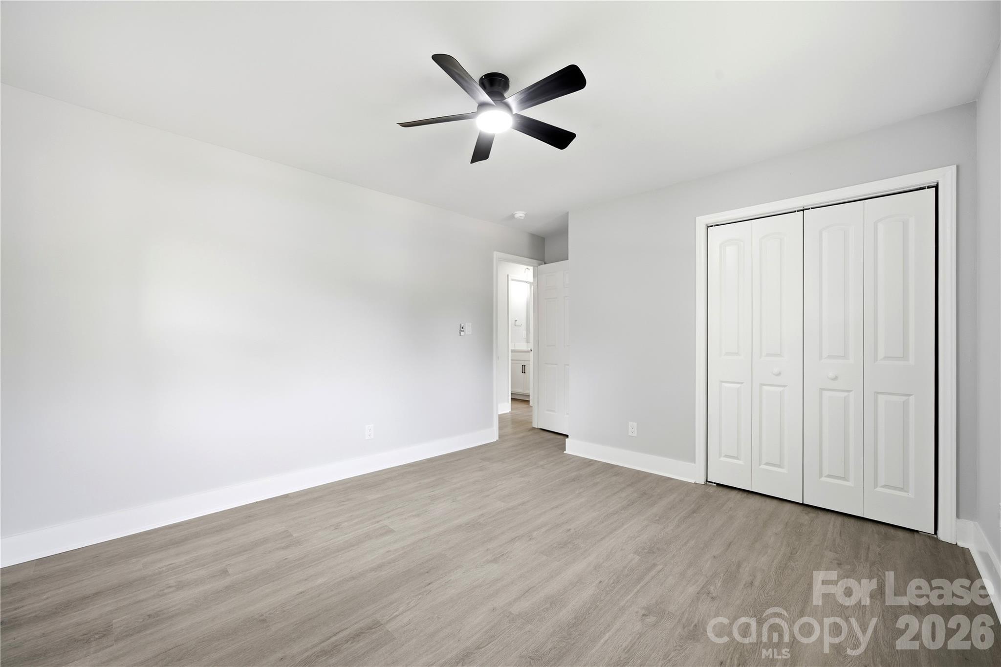 553 Derrydowne Drive Property Photo 40