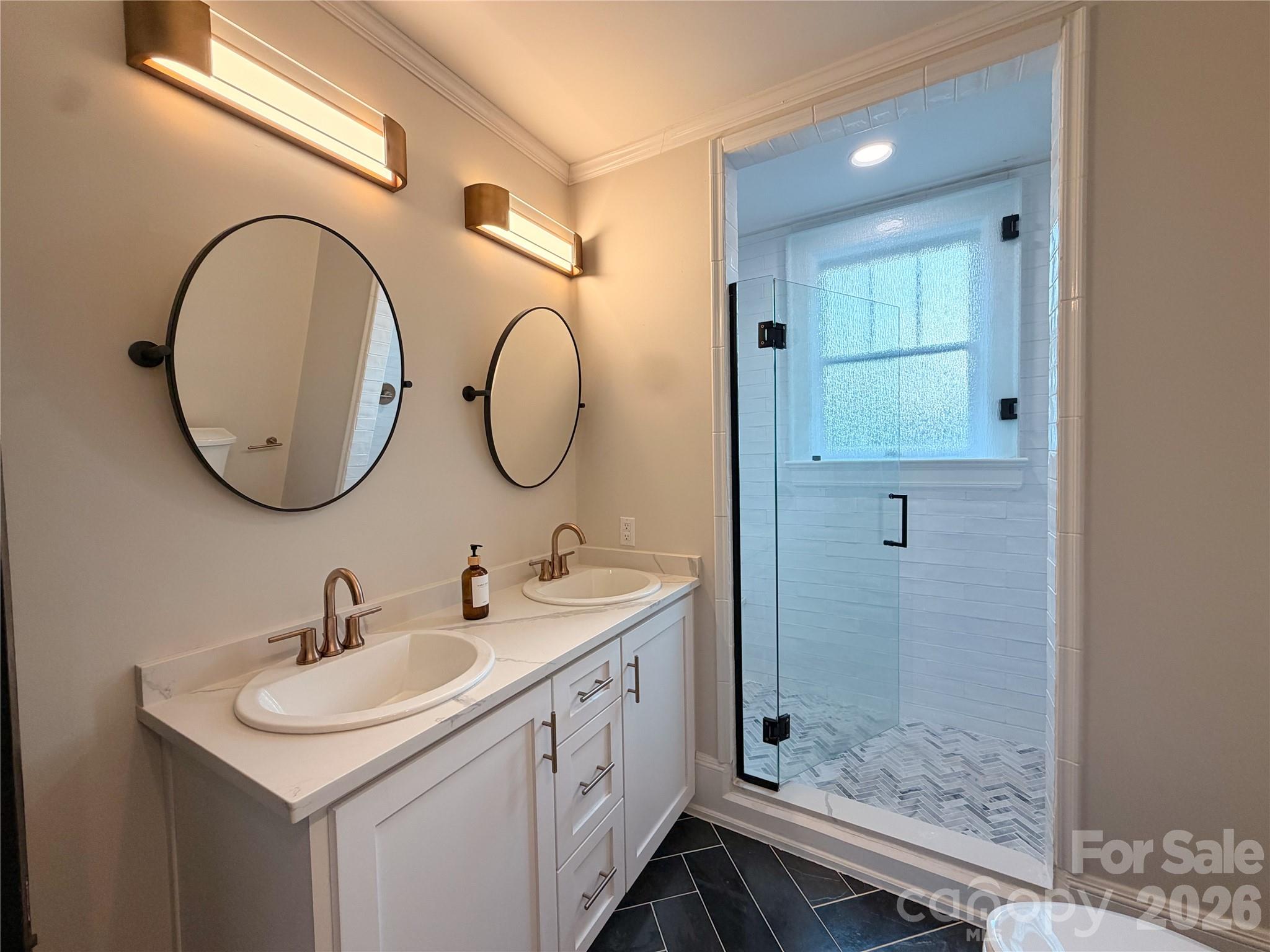 925 E Main Street Property Photo 22
