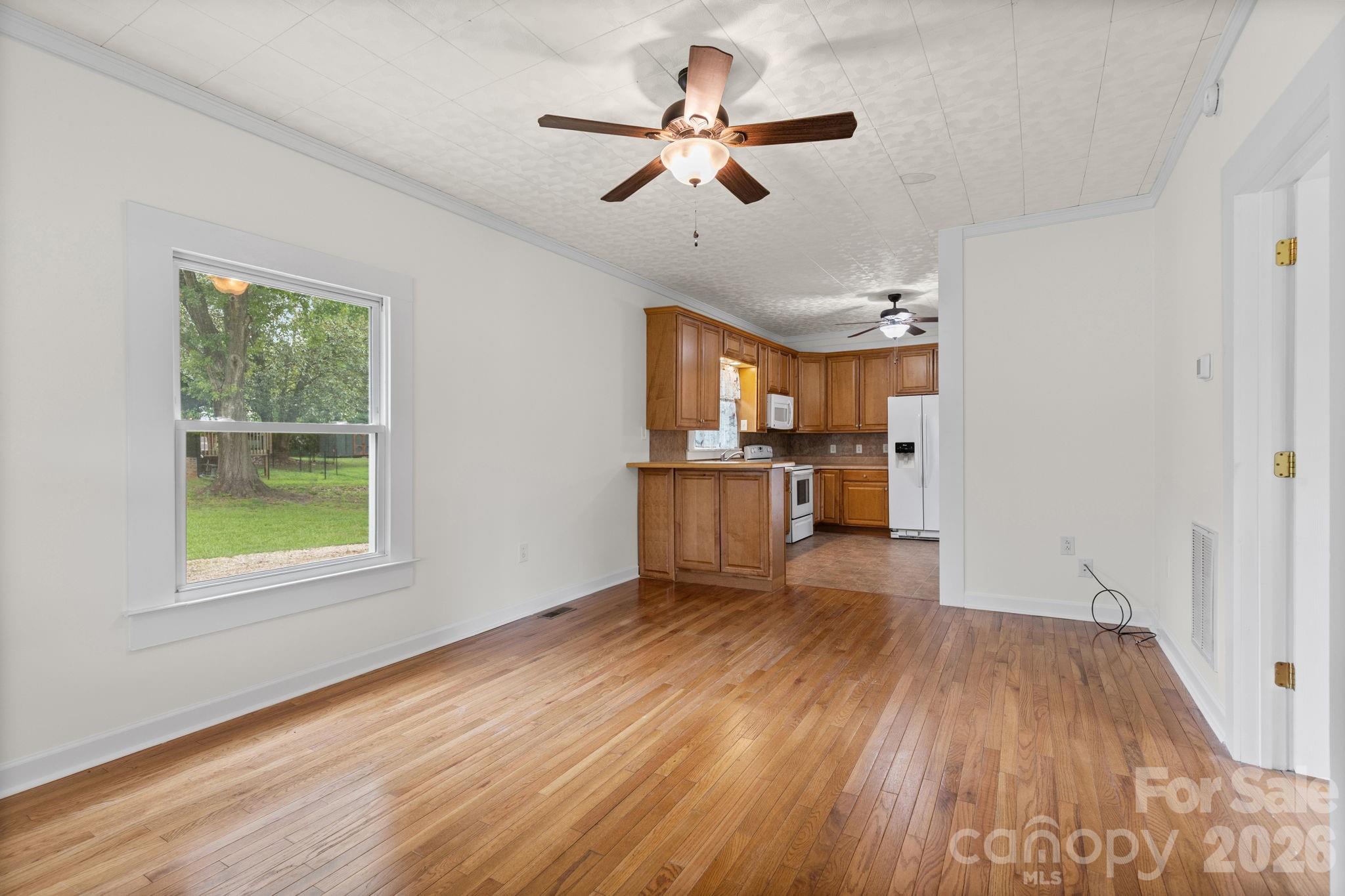 403 Faulkner Street Property Photo 6