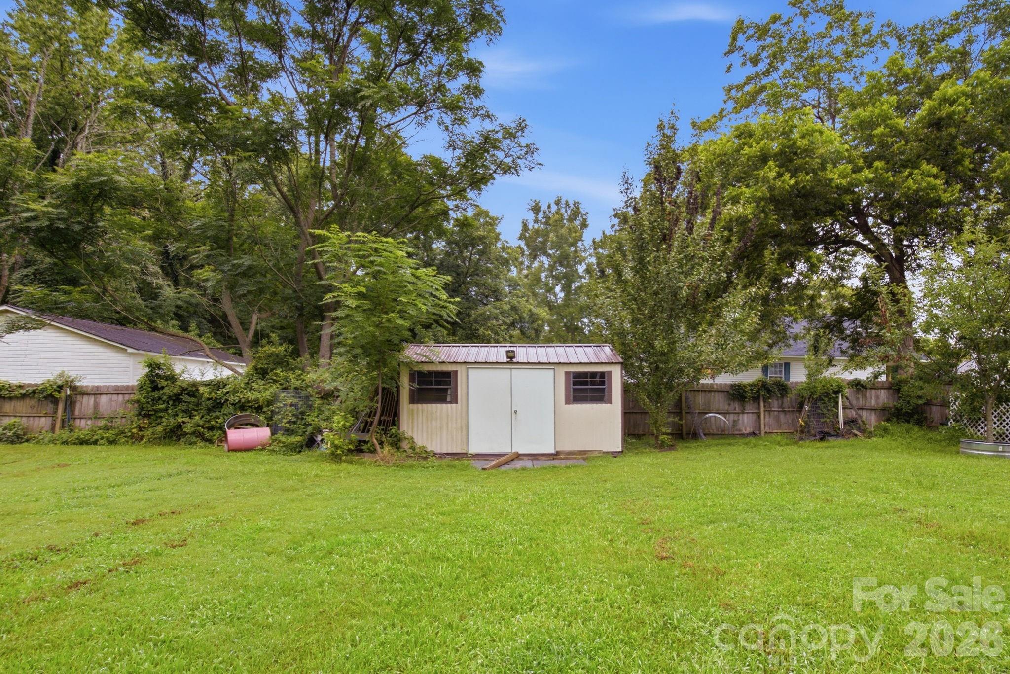 403 Faulkner Street Property Photo 32
