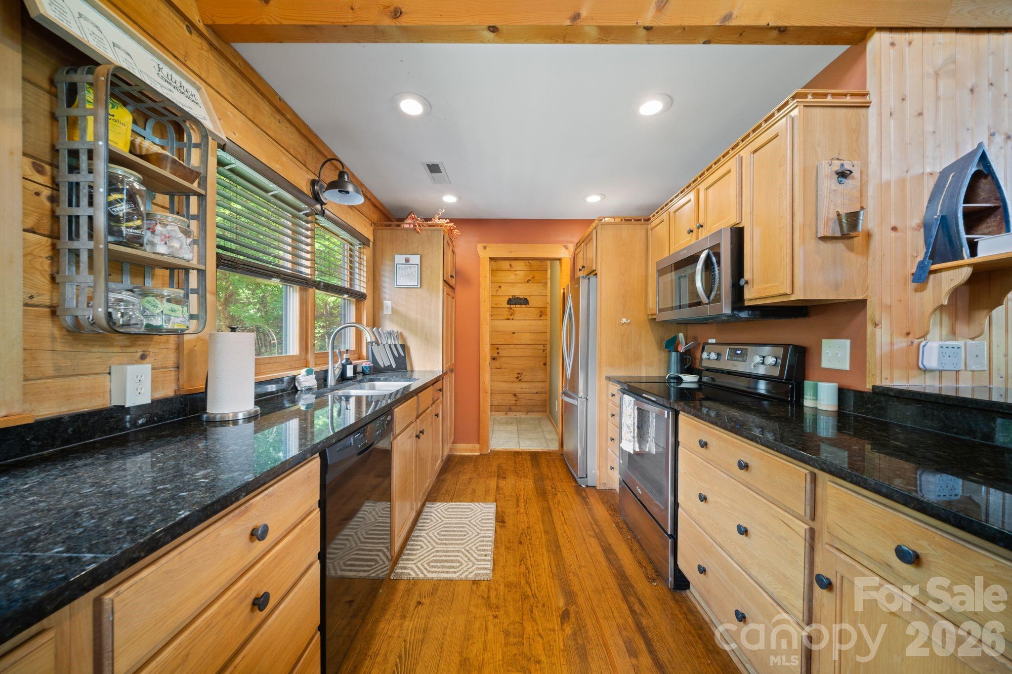 417 Garden Lane Property Photo 10