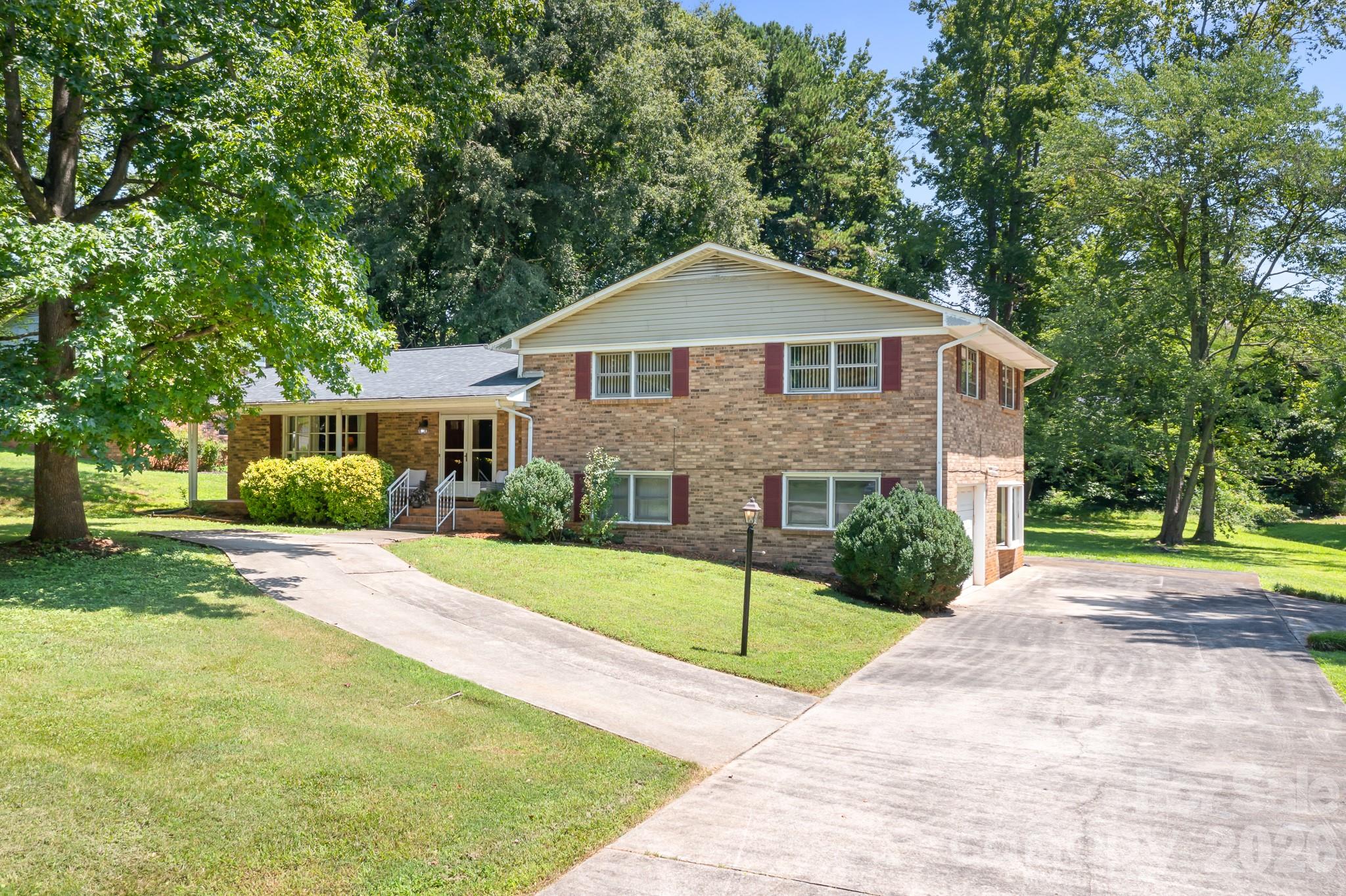 1009 Springs Road Property Photo 1