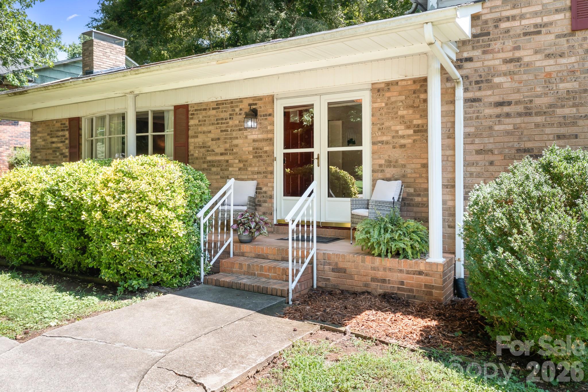 1009 Springs Road Property Photo 2