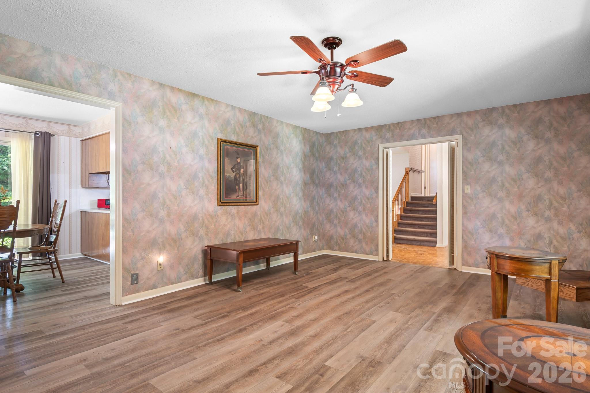 1009 Springs Road Property Photo 4