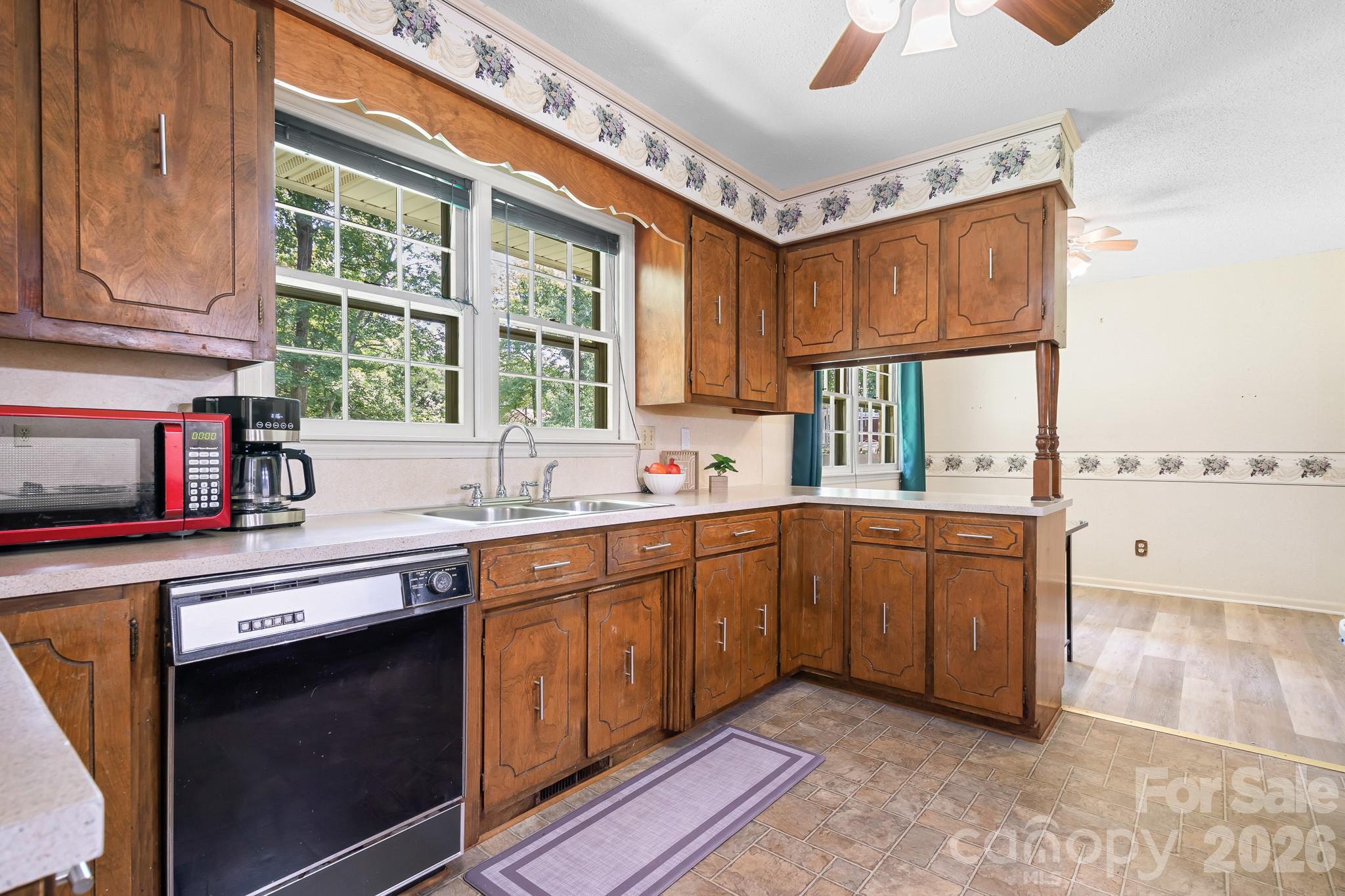 1009 Springs Road Property Photo 6