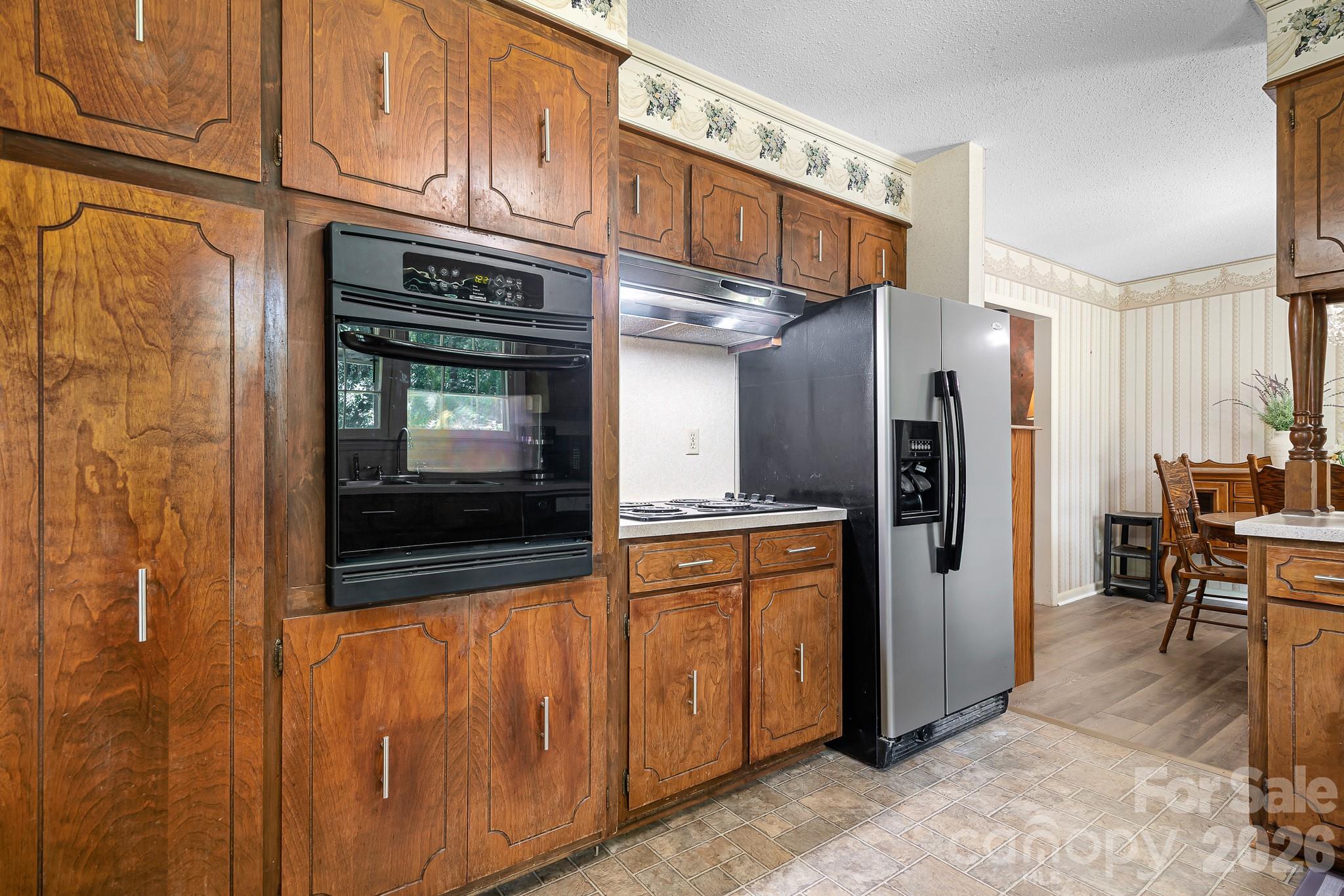 1009 Springs Road Property Photo 8