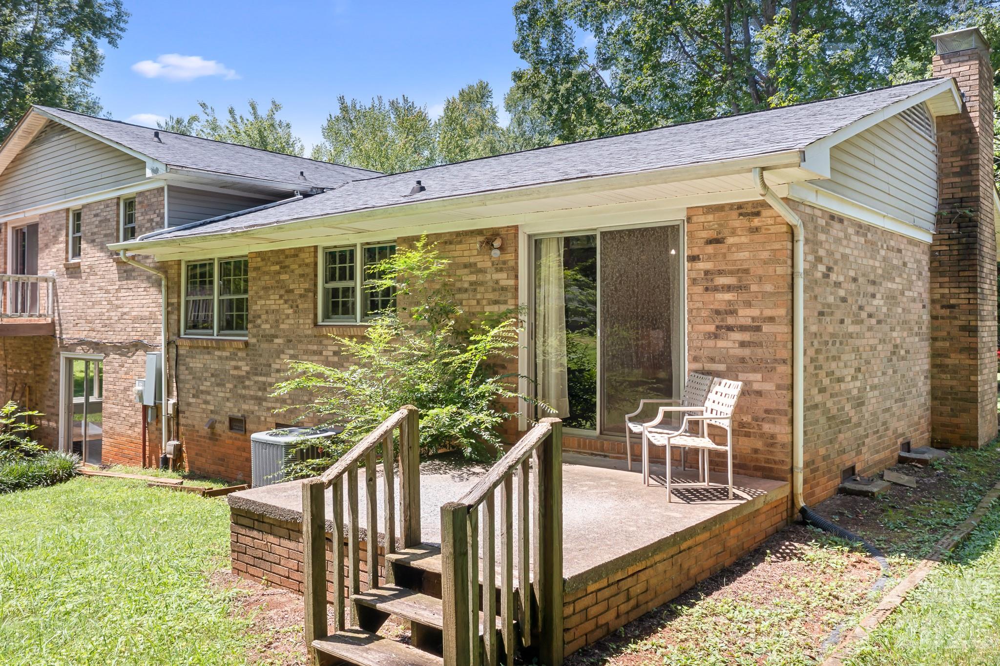 1009 Springs Road Property Photo 22