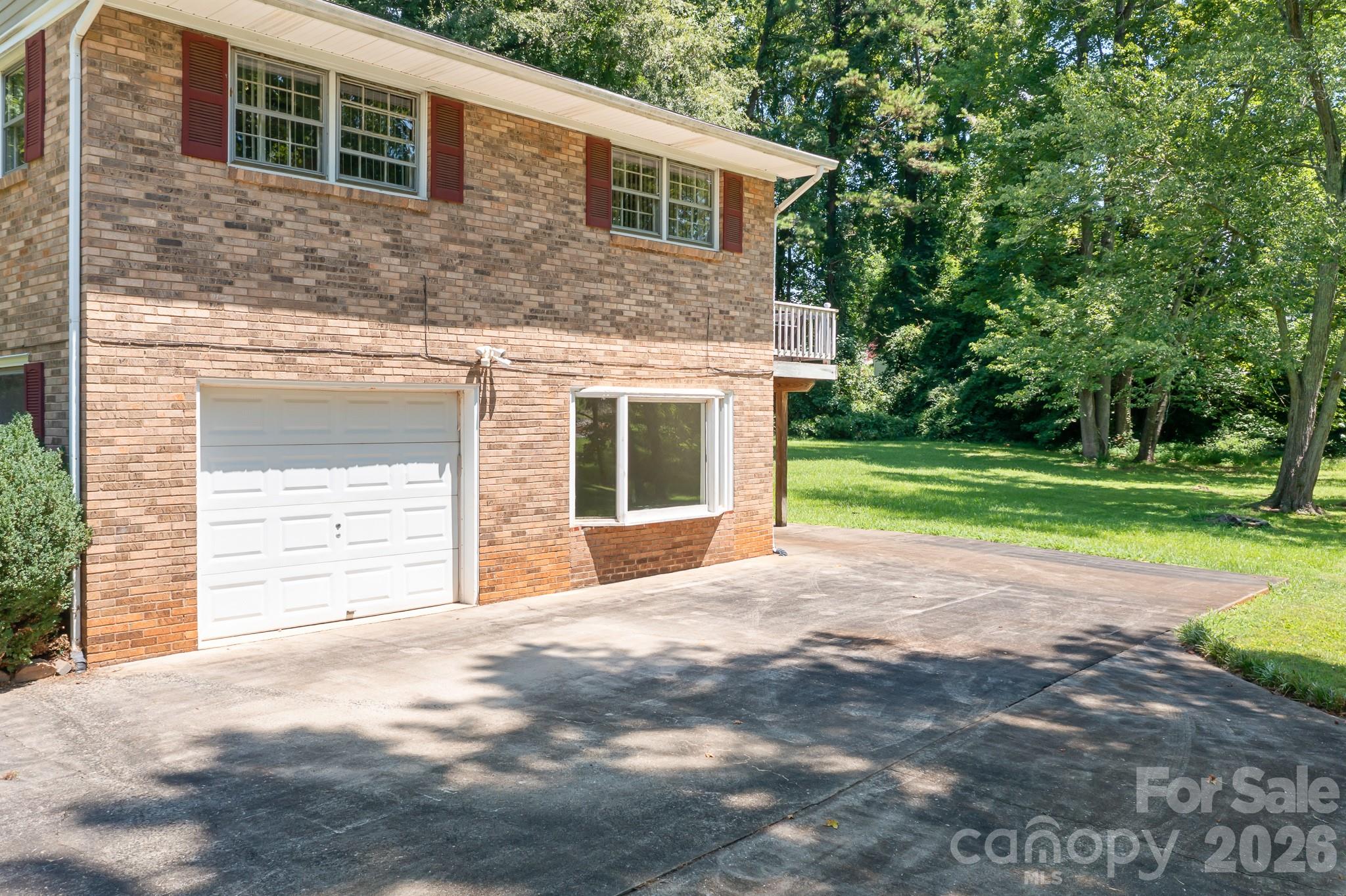 1009 Springs Road Property Photo 24