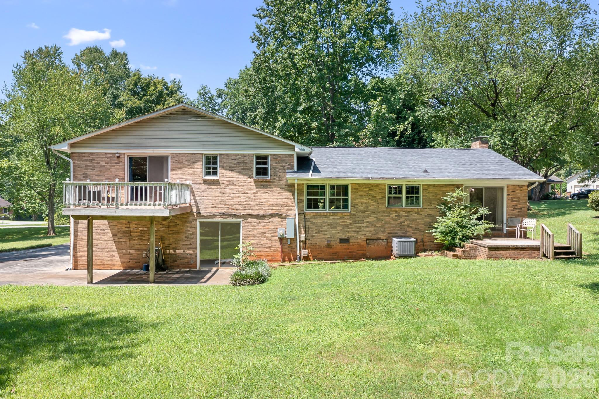 1009 Springs Road Property Photo 25