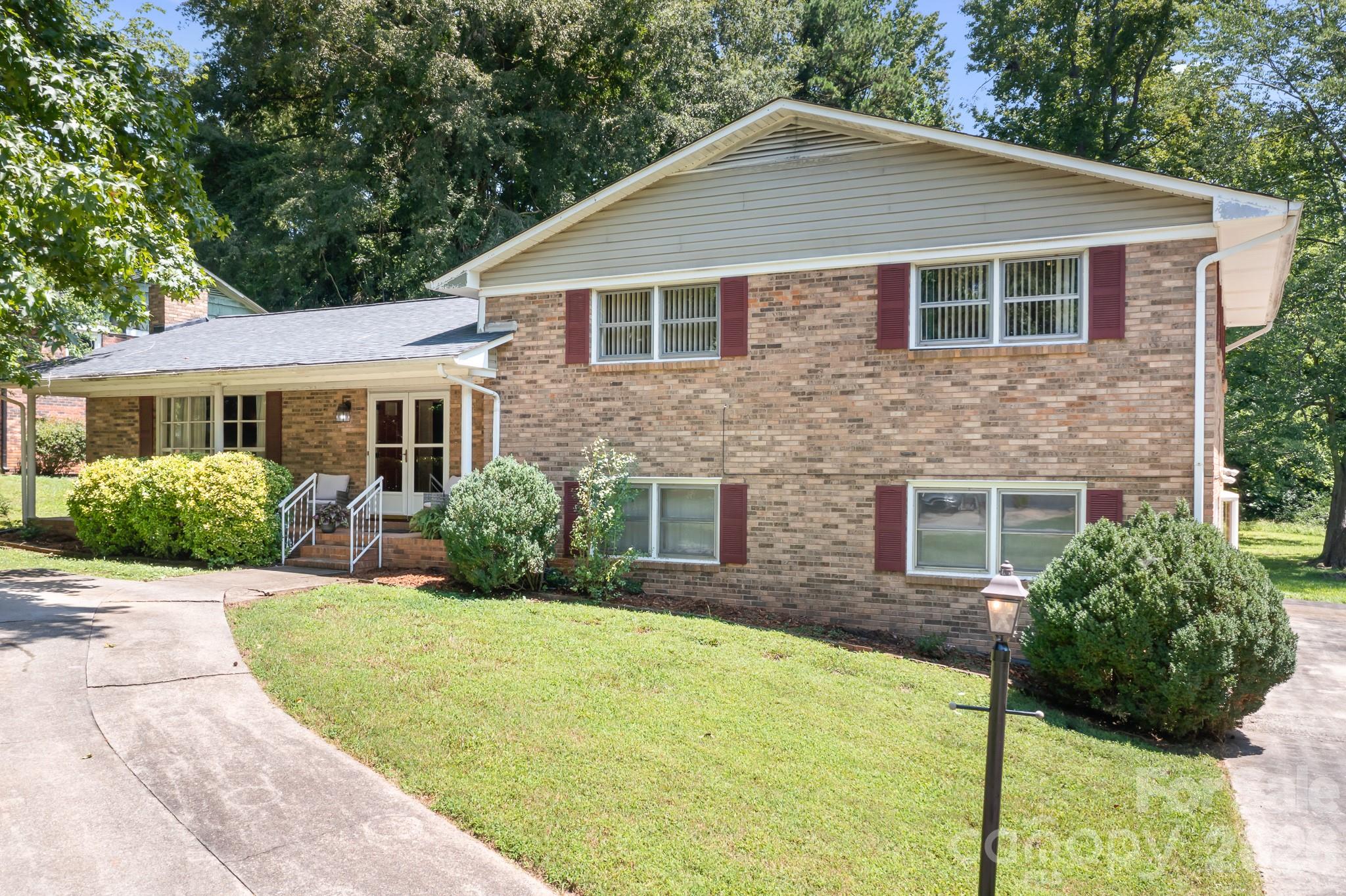 1009 Springs Road Property Photo 26