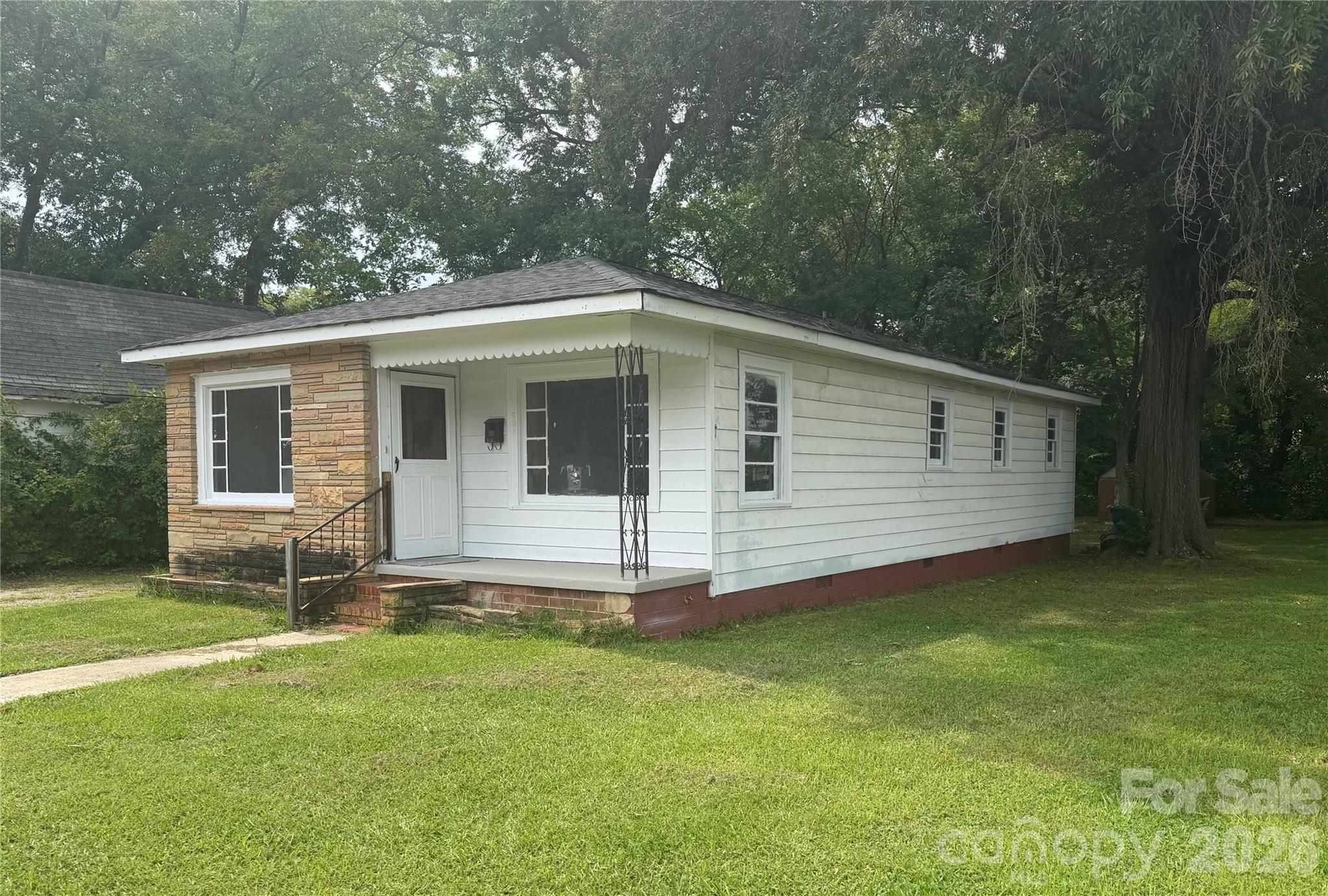 508 N Shaver Street Property Photo 2
