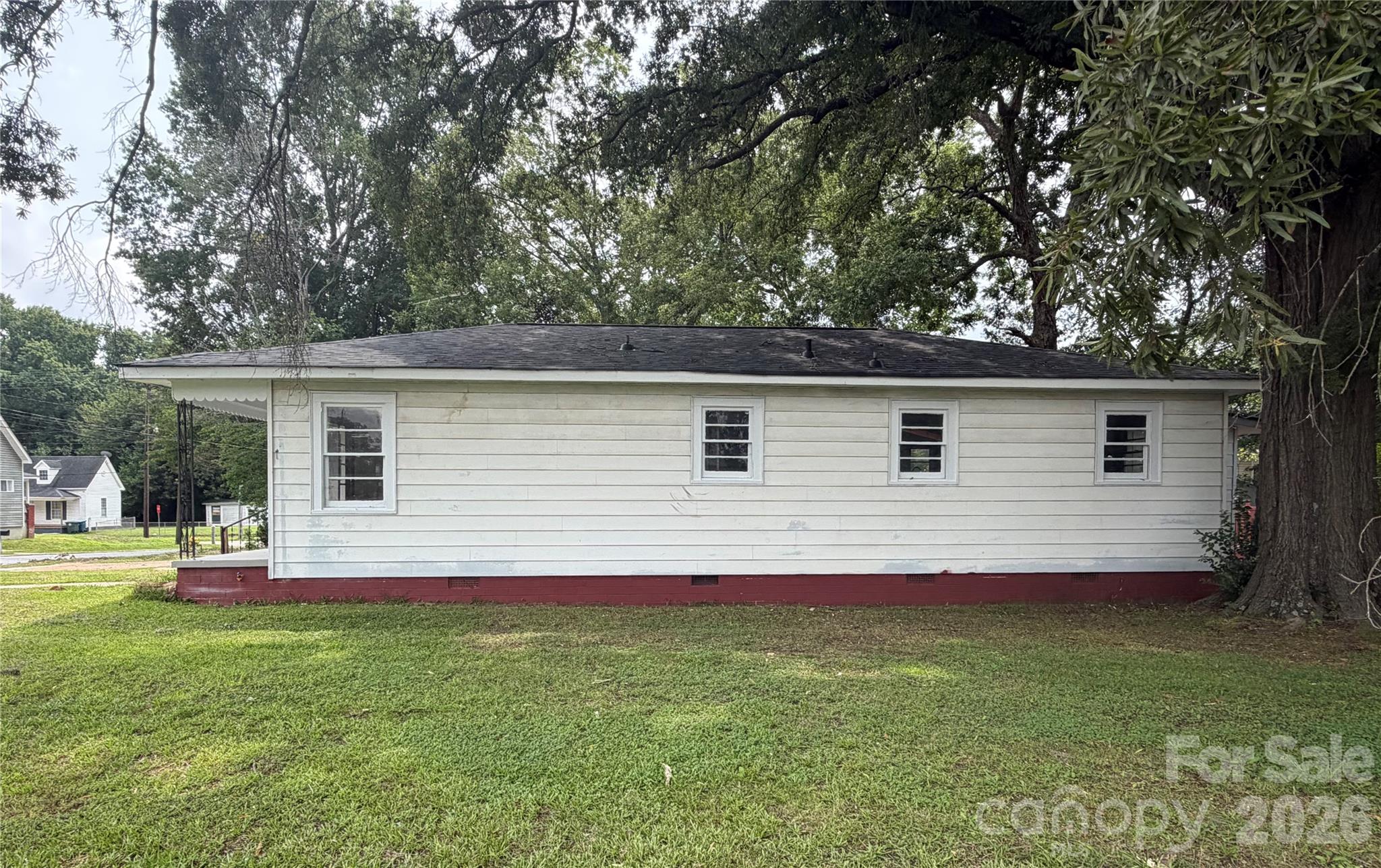 508 N Shaver Street Property Photo 3