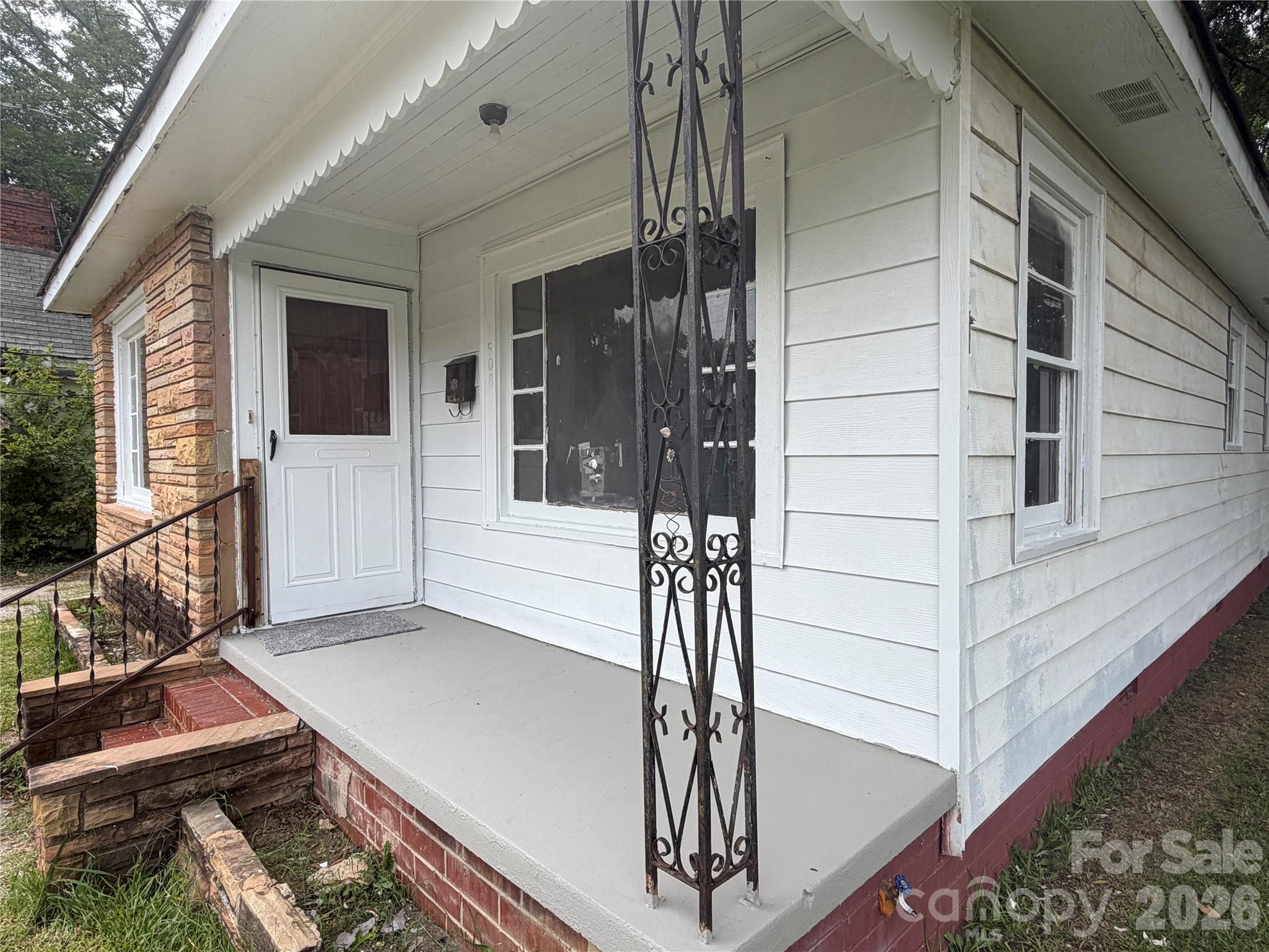 508 N Shaver Street Property Photo 7