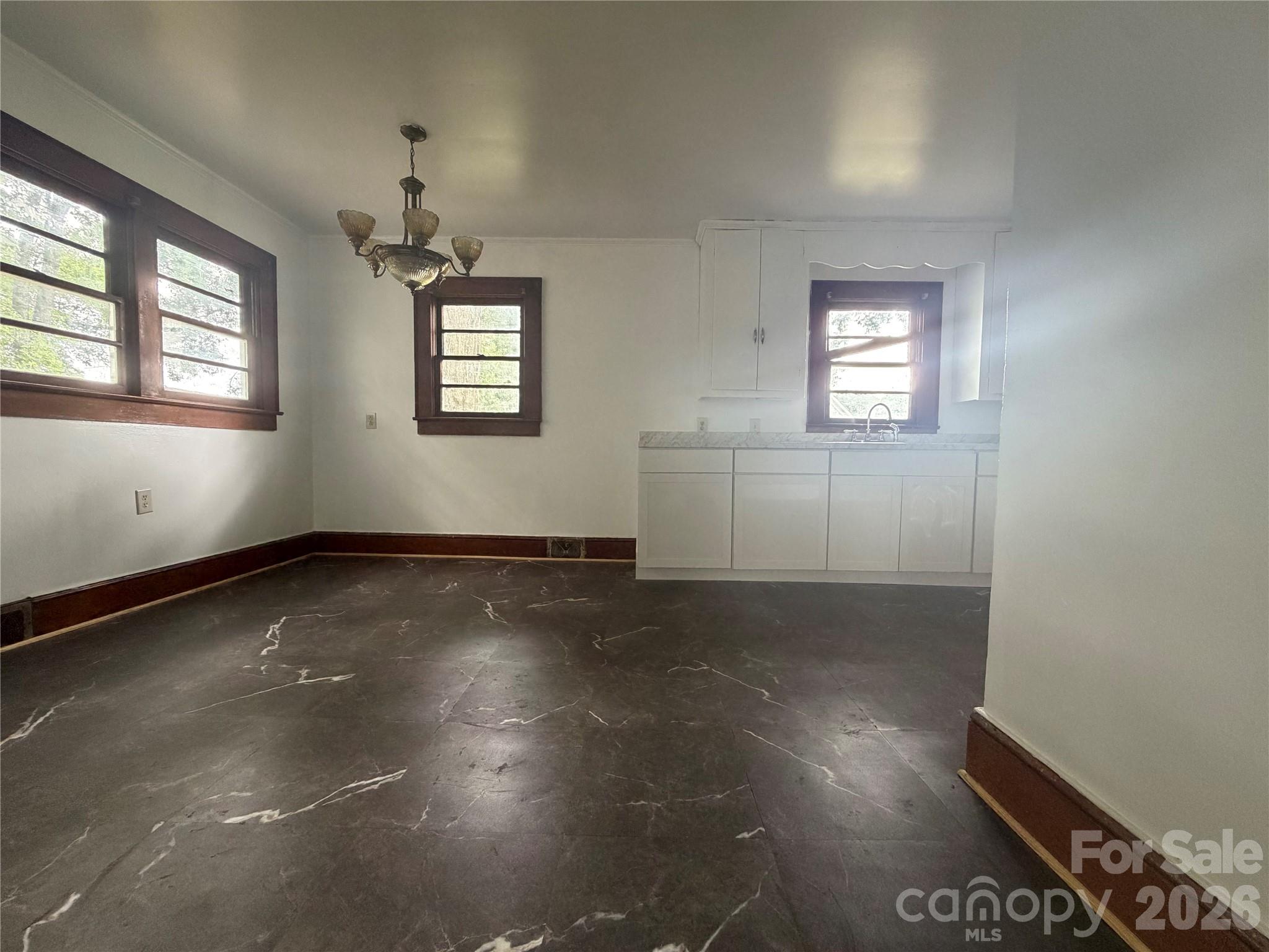 508 N Shaver Street Property Photo 18