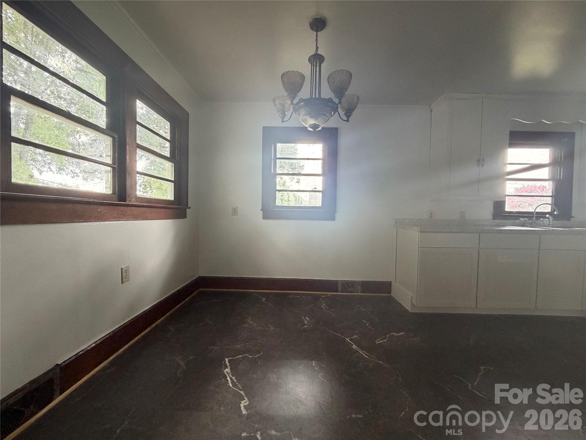 508 N Shaver Street Property Photo 19