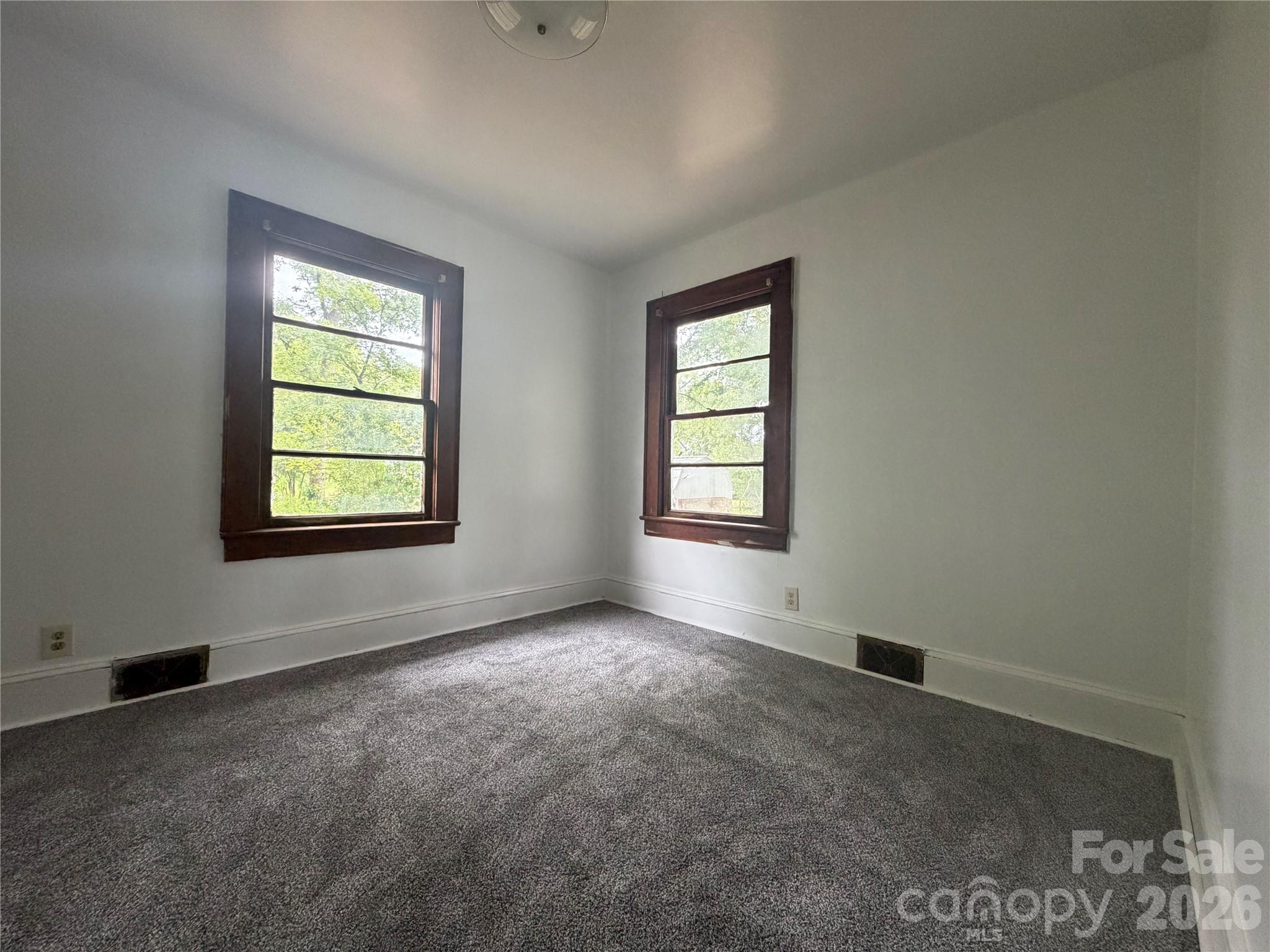 508 N Shaver Street Property Photo 21