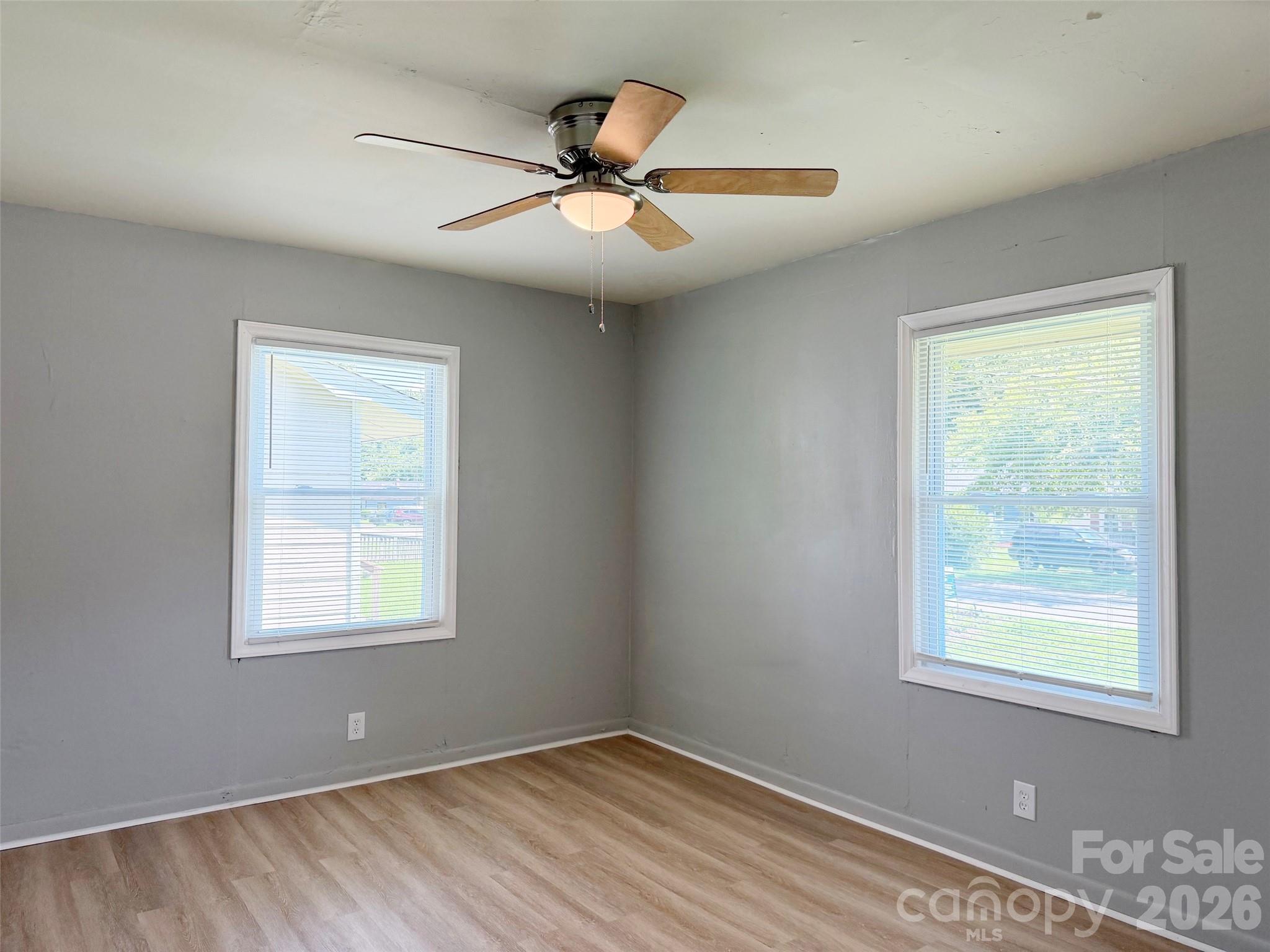 368 Baker Street Property Photo 8