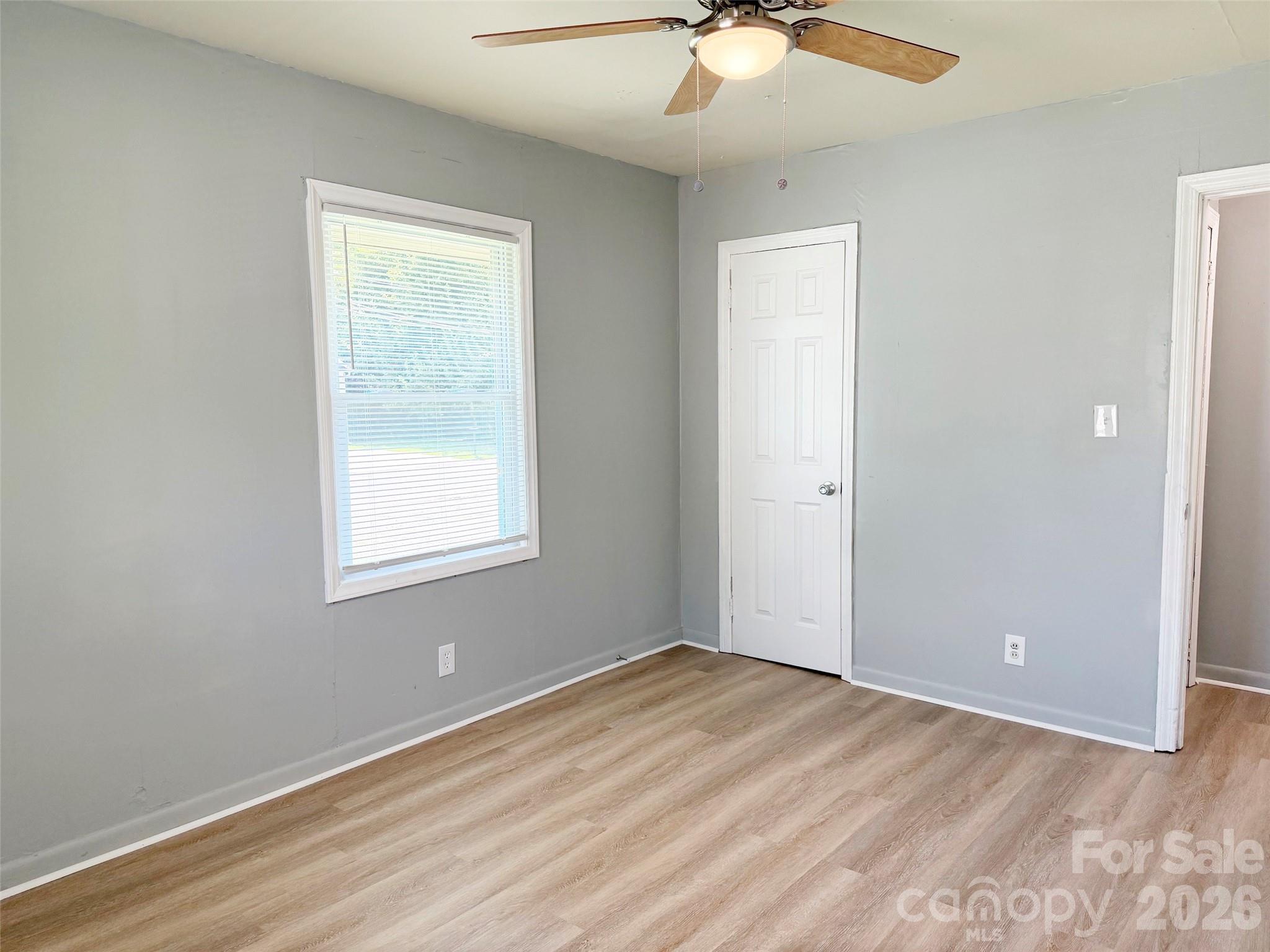 368 Baker Street Property Photo 9