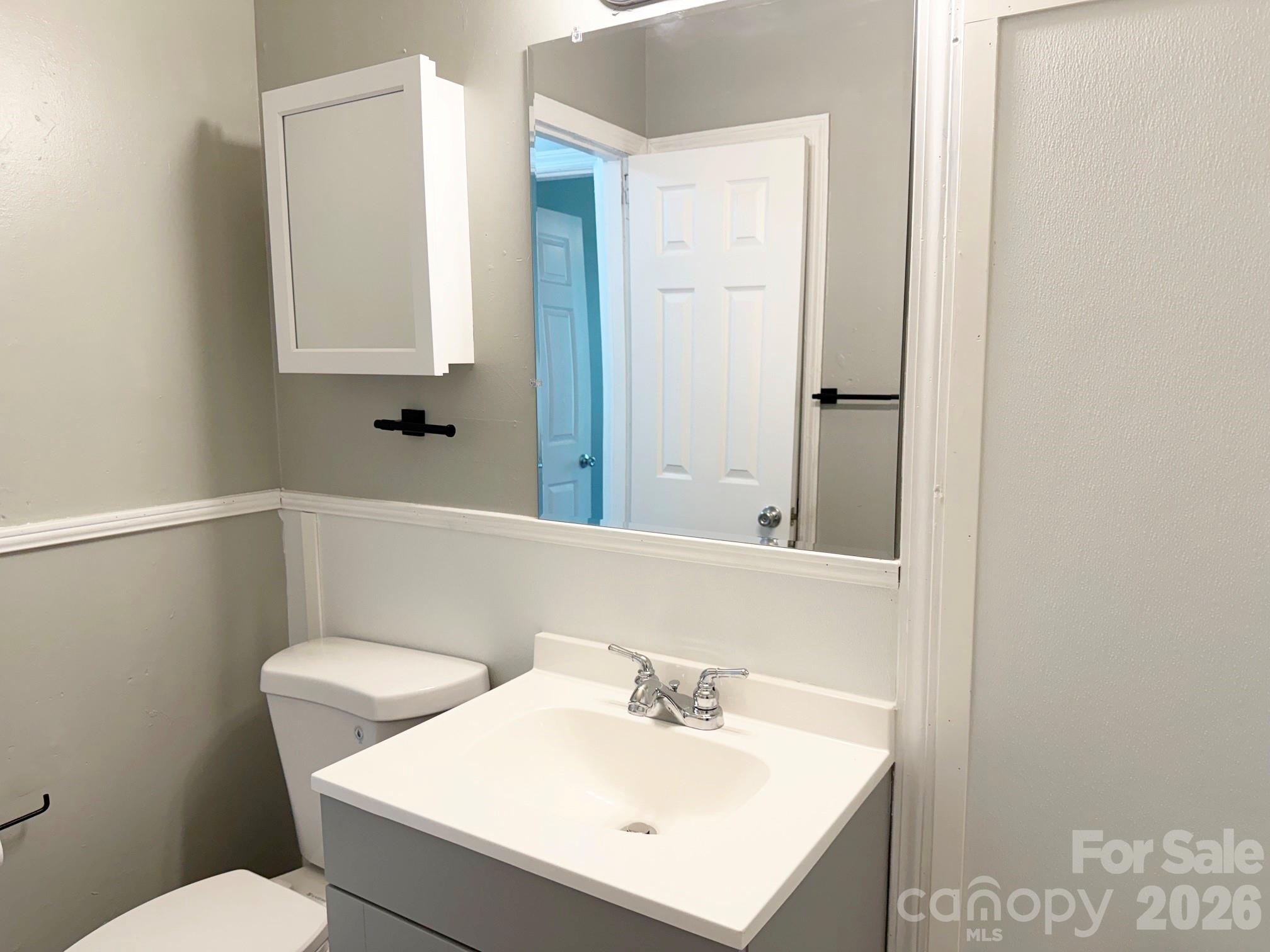 368 Baker Street Property Photo 13