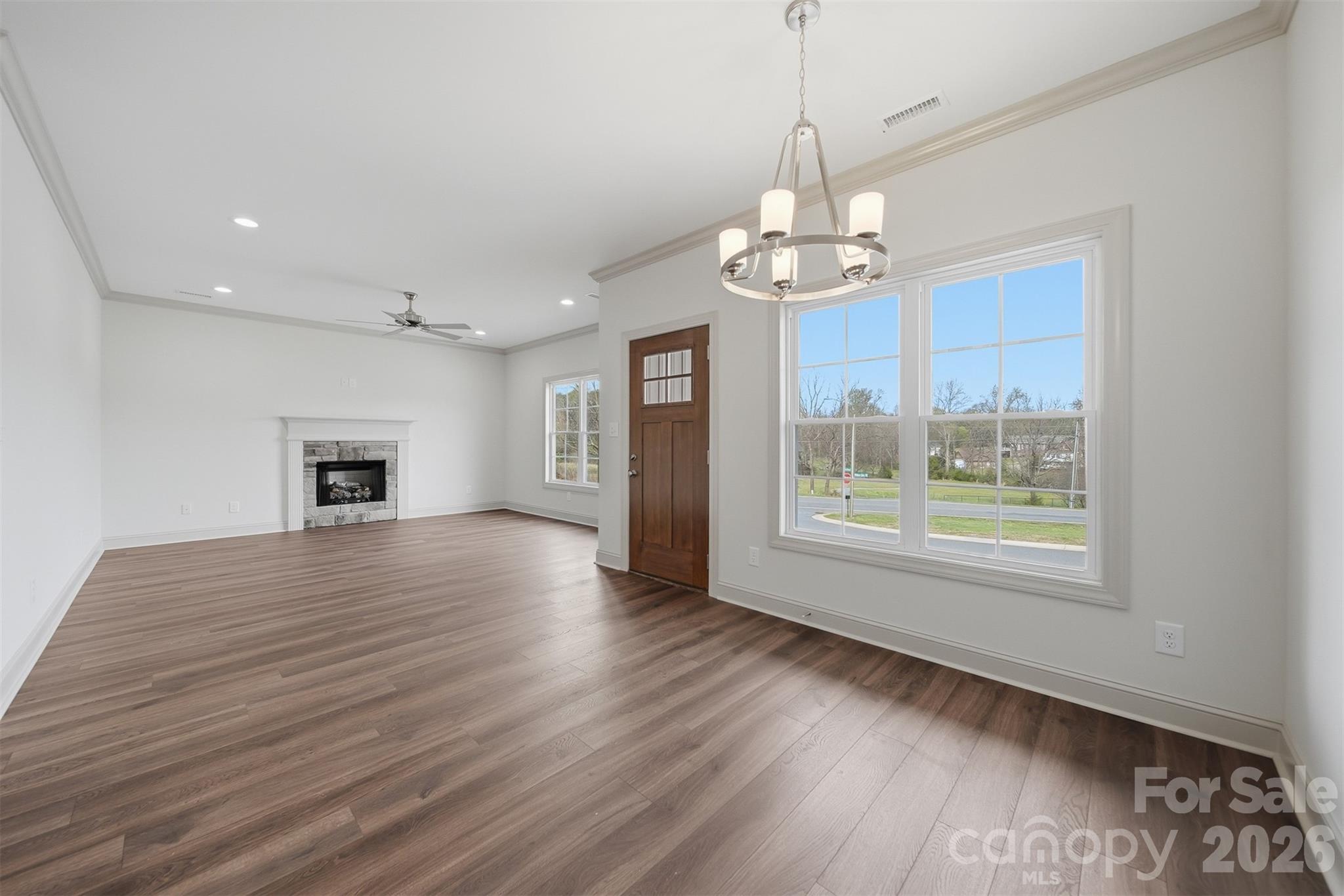 4957 Southview Drive Property Photo 6