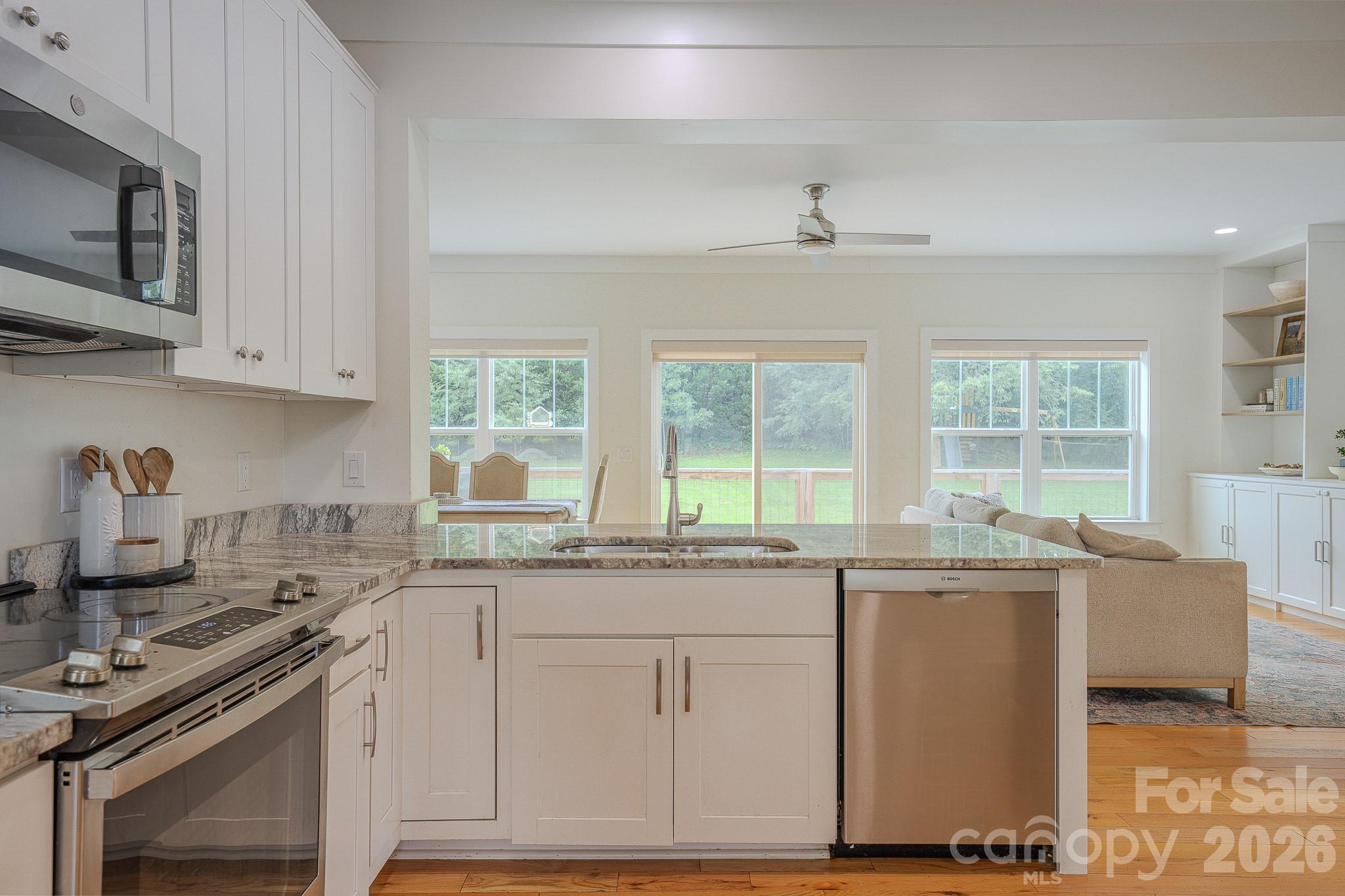 160 Ridge View Drive Property Photo 4