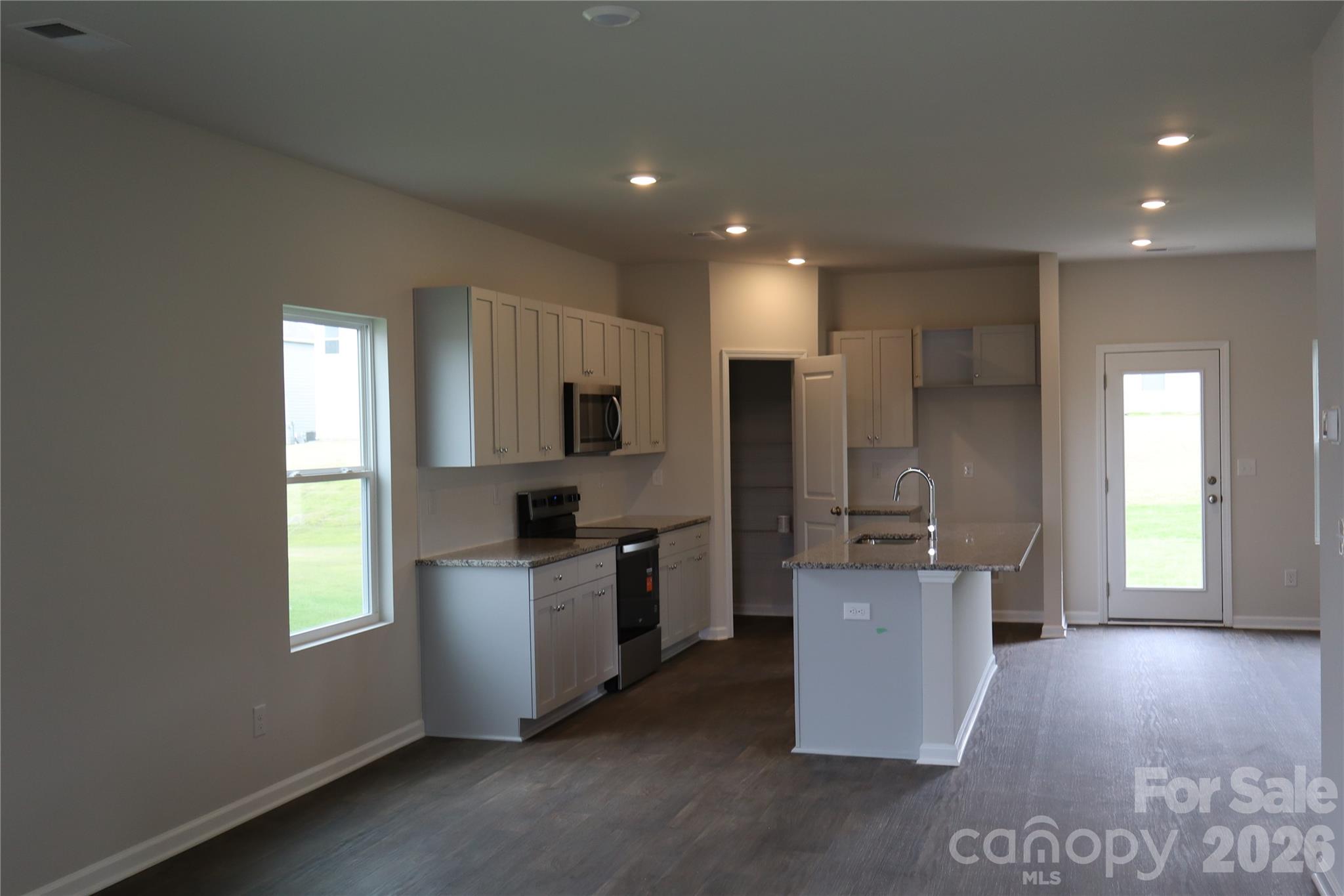 1312 Chiefs Lane Property Photo 3